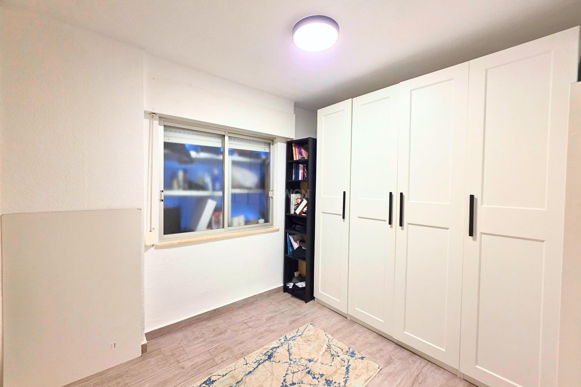 Resale - Apartment / flat - Torrevieja - Playa del Cura