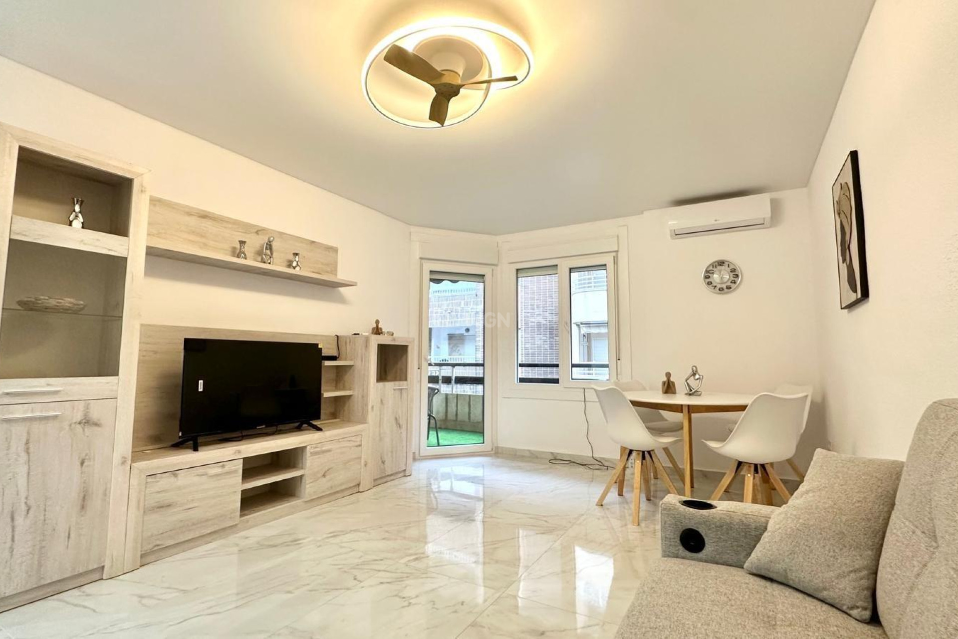 Resale - Apartment / flat - Torrevieja - Playa del Cura