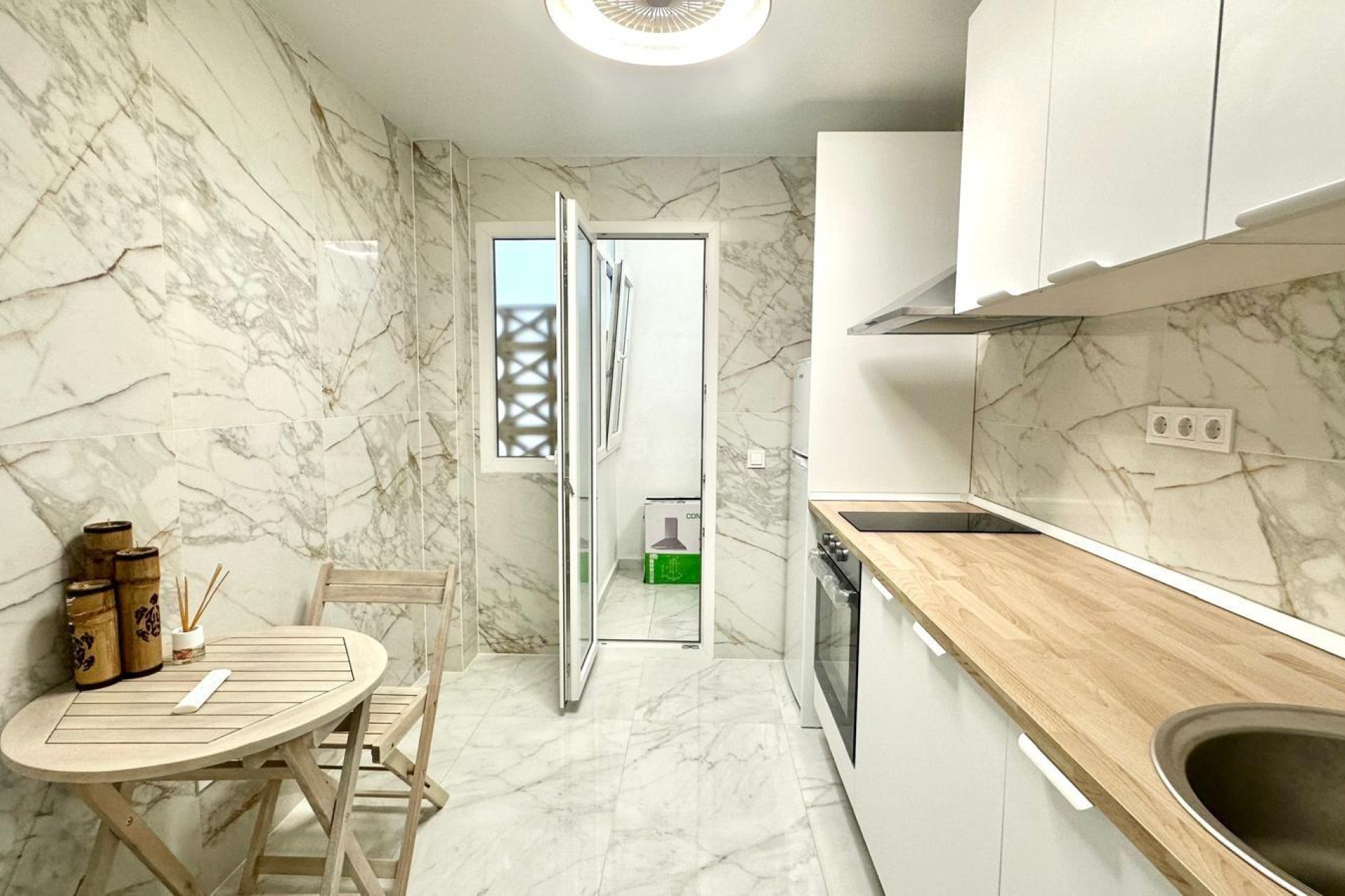 Resale - Apartment / flat - Torrevieja - Playa del Cura