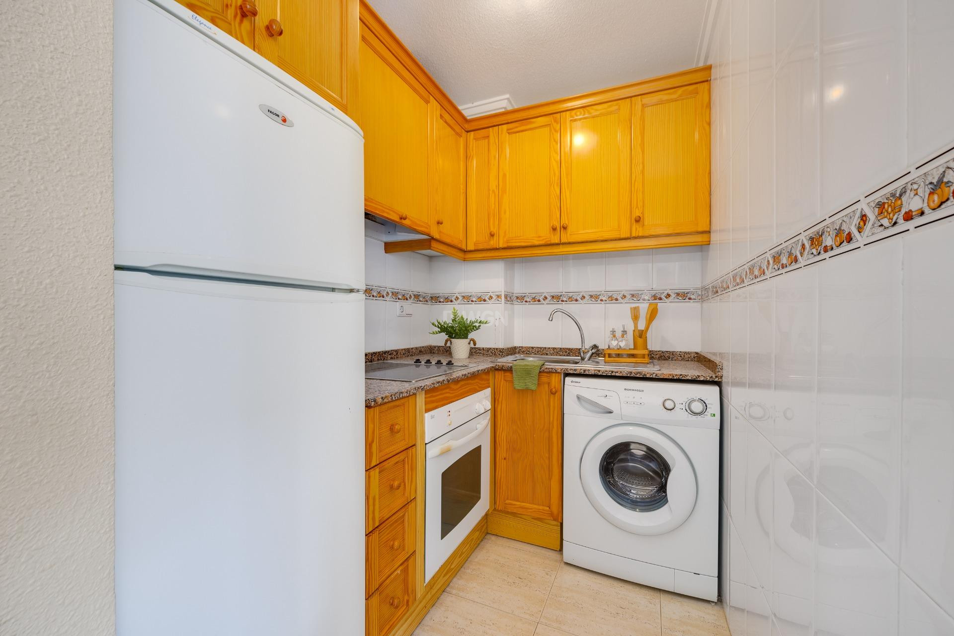 Resale - Apartment / flat - Torrevieja - Playa del Cura