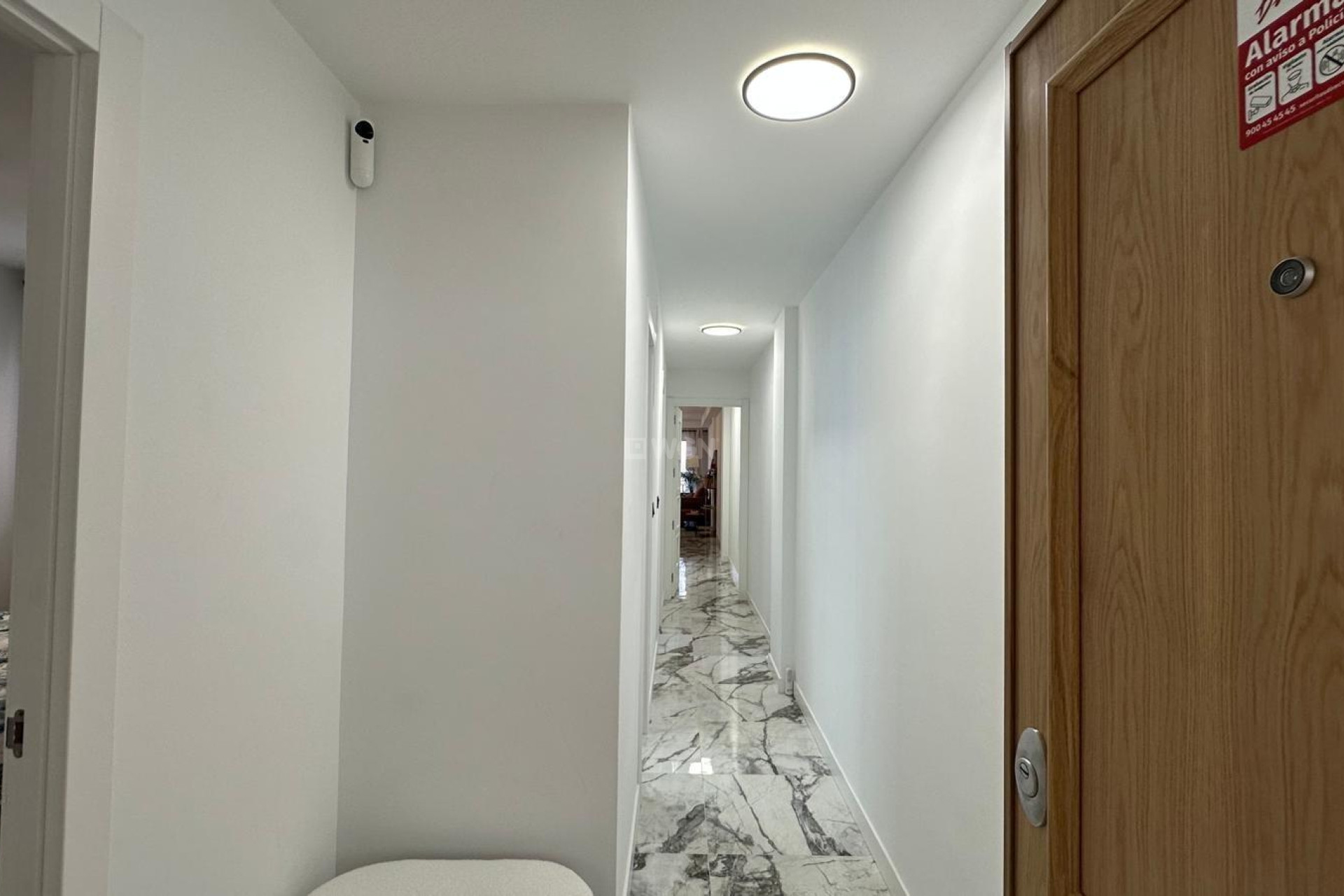 Resale - Apartment / flat - Torrevieja - Playa del Cura