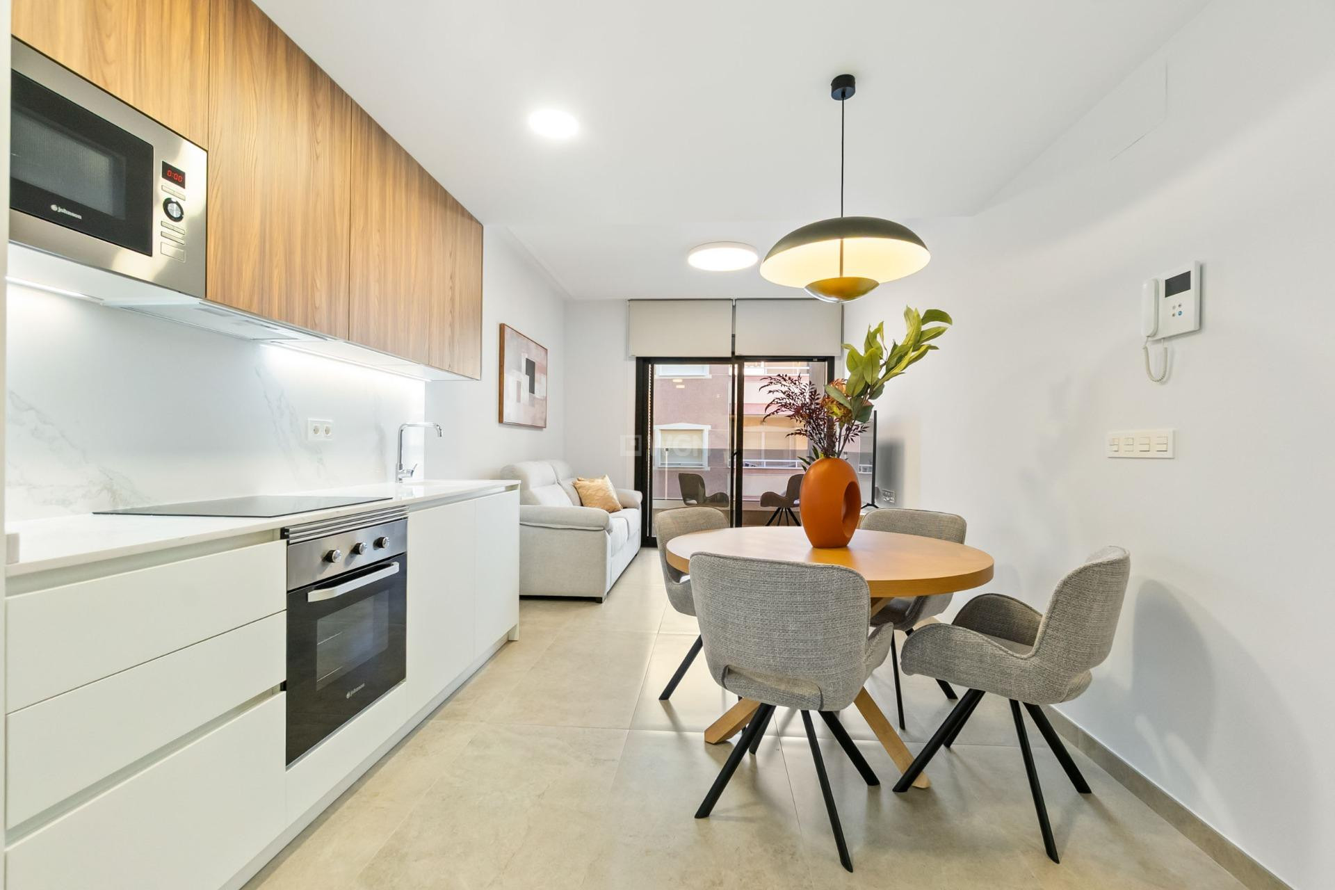 Resale - Apartment / flat - Torrevieja - Playa del Cura