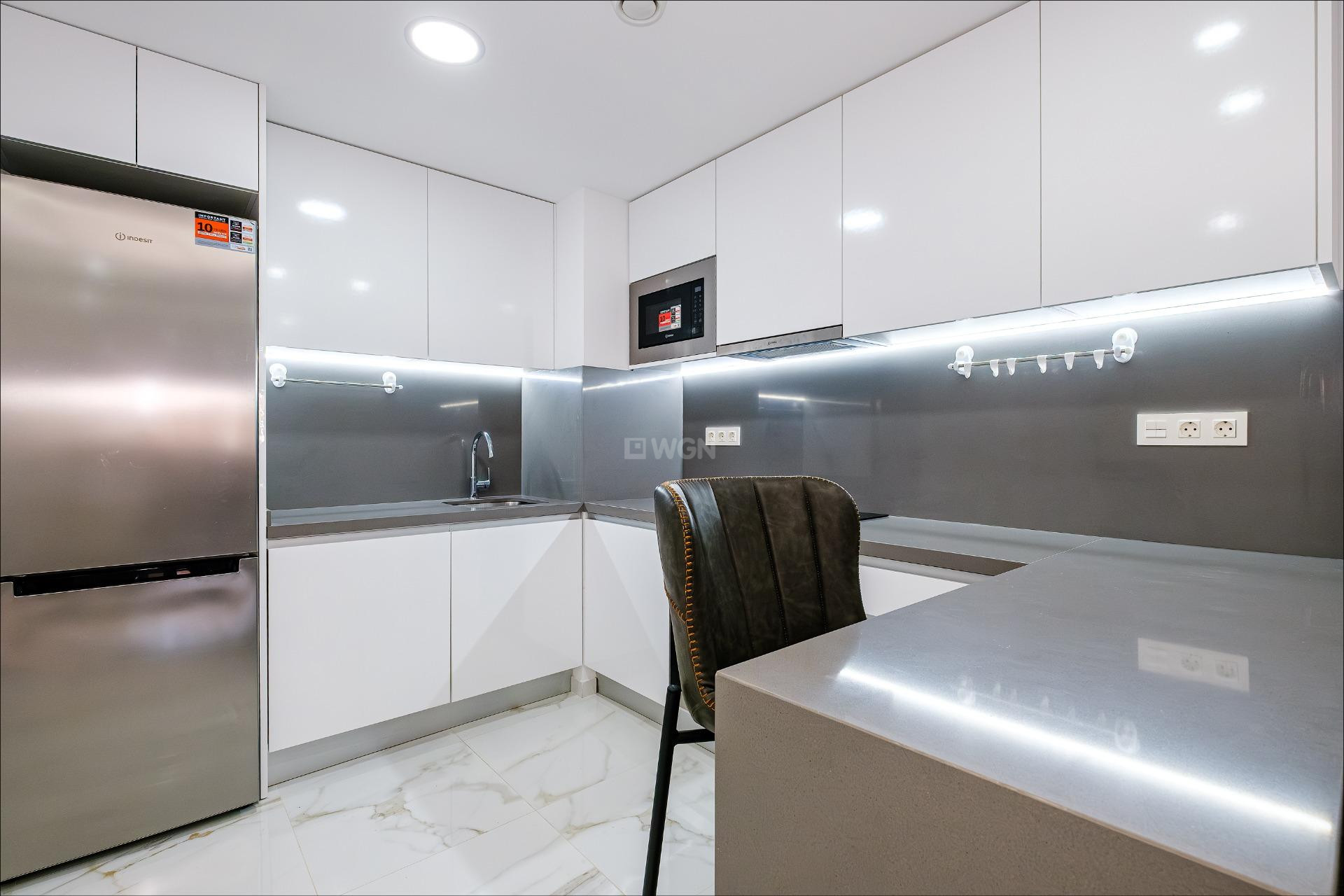 Resale - Apartment / flat - Torrevieja - Playa del Cura