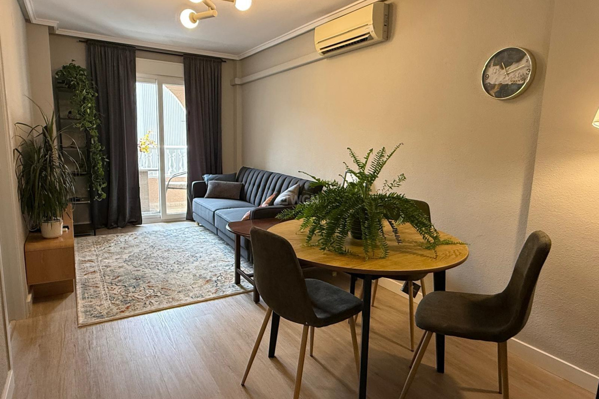 Resale - Apartment / flat - Torrevieja - Playa del Cura