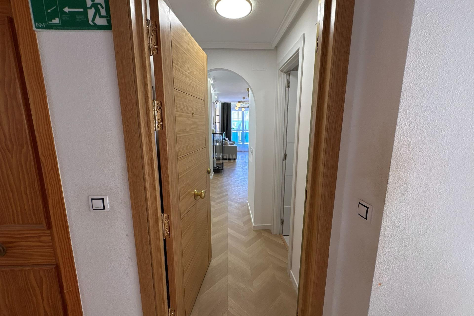 Resale - Apartment / flat - Torrevieja - Playa del Cura