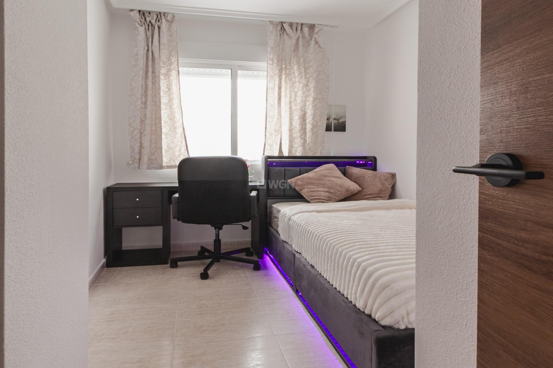 Resale - Apartment / flat - Torrevieja - Playa del Cura