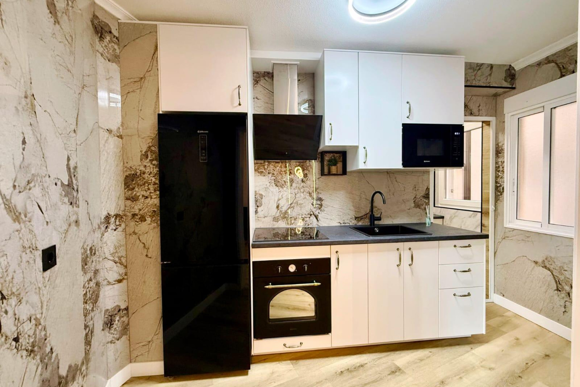 Resale - Apartment / flat - Torrevieja - Playa del Cura