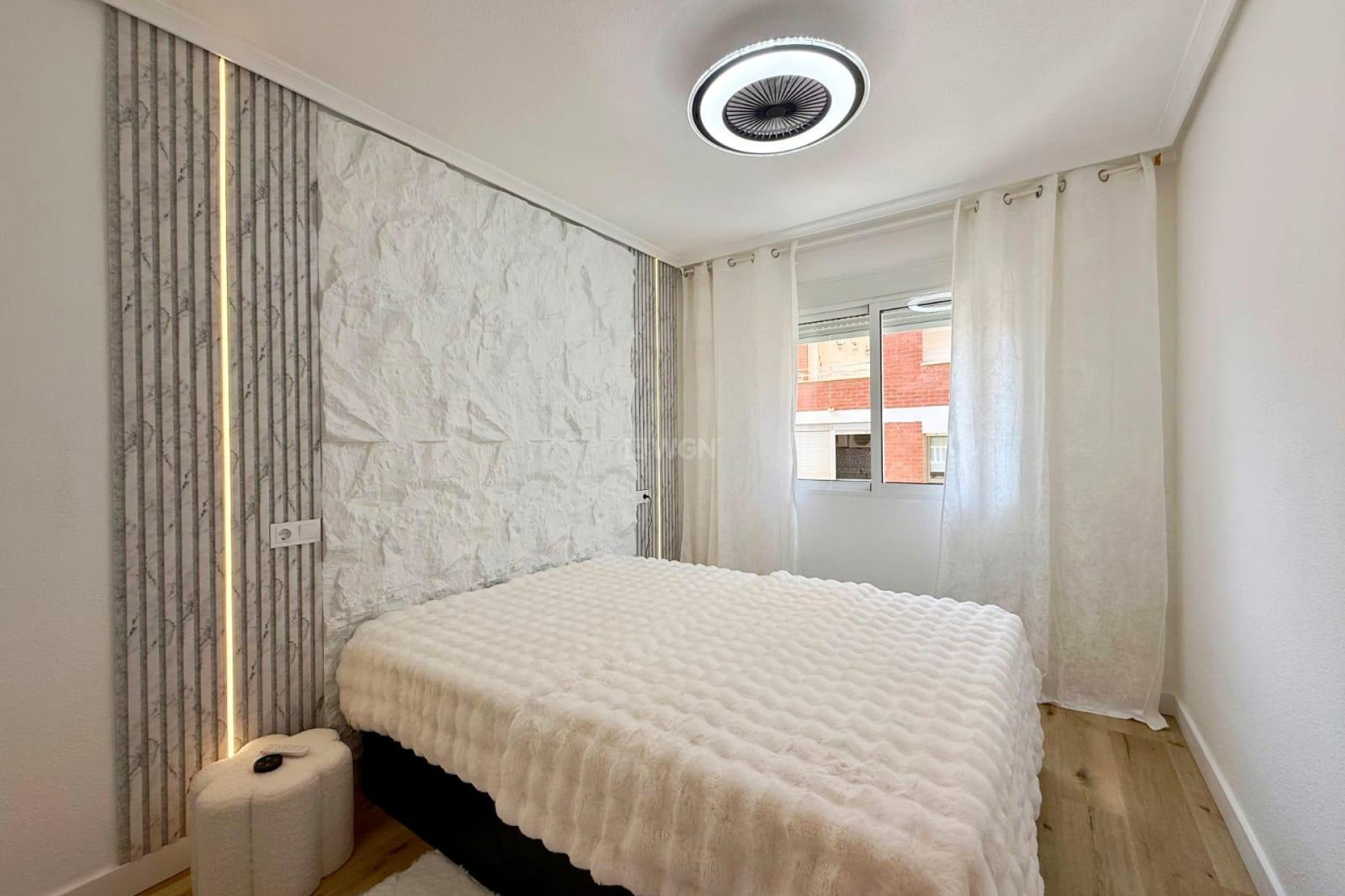 Resale - Apartment / flat - Torrevieja - Playa del Cura