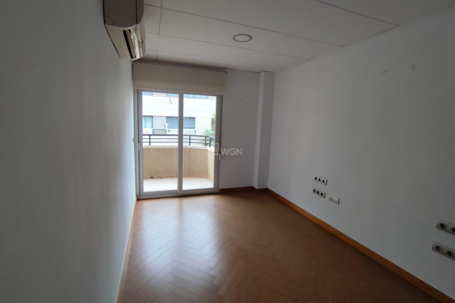 Resale - Apartment / flat - Torrevieja - Puerto