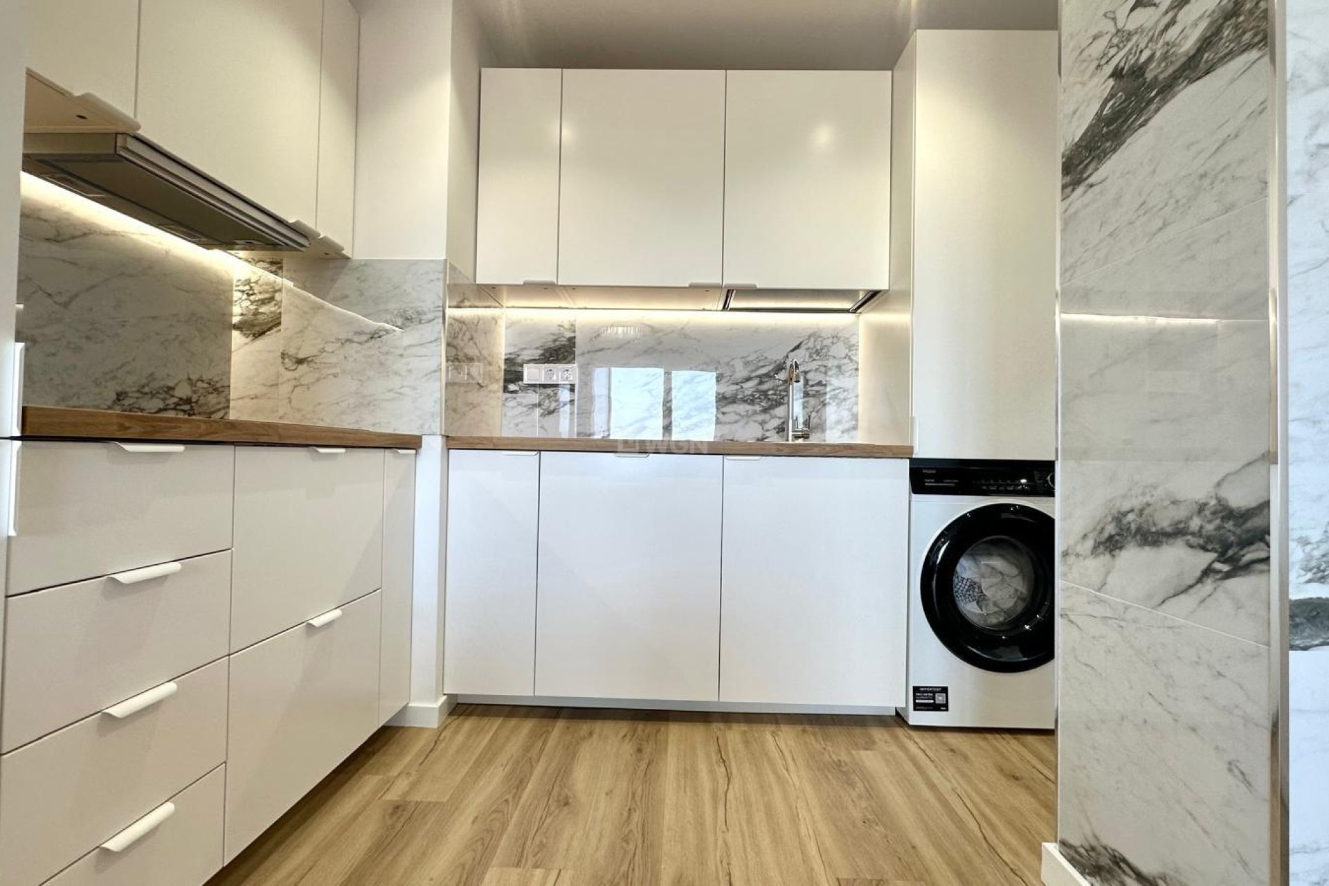 Resale - Apartment / flat - Torrevieja - Punta Prima