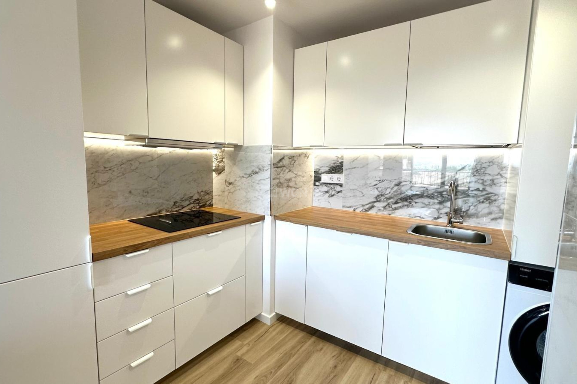 Resale - Apartment / flat - Torrevieja - Punta Prima