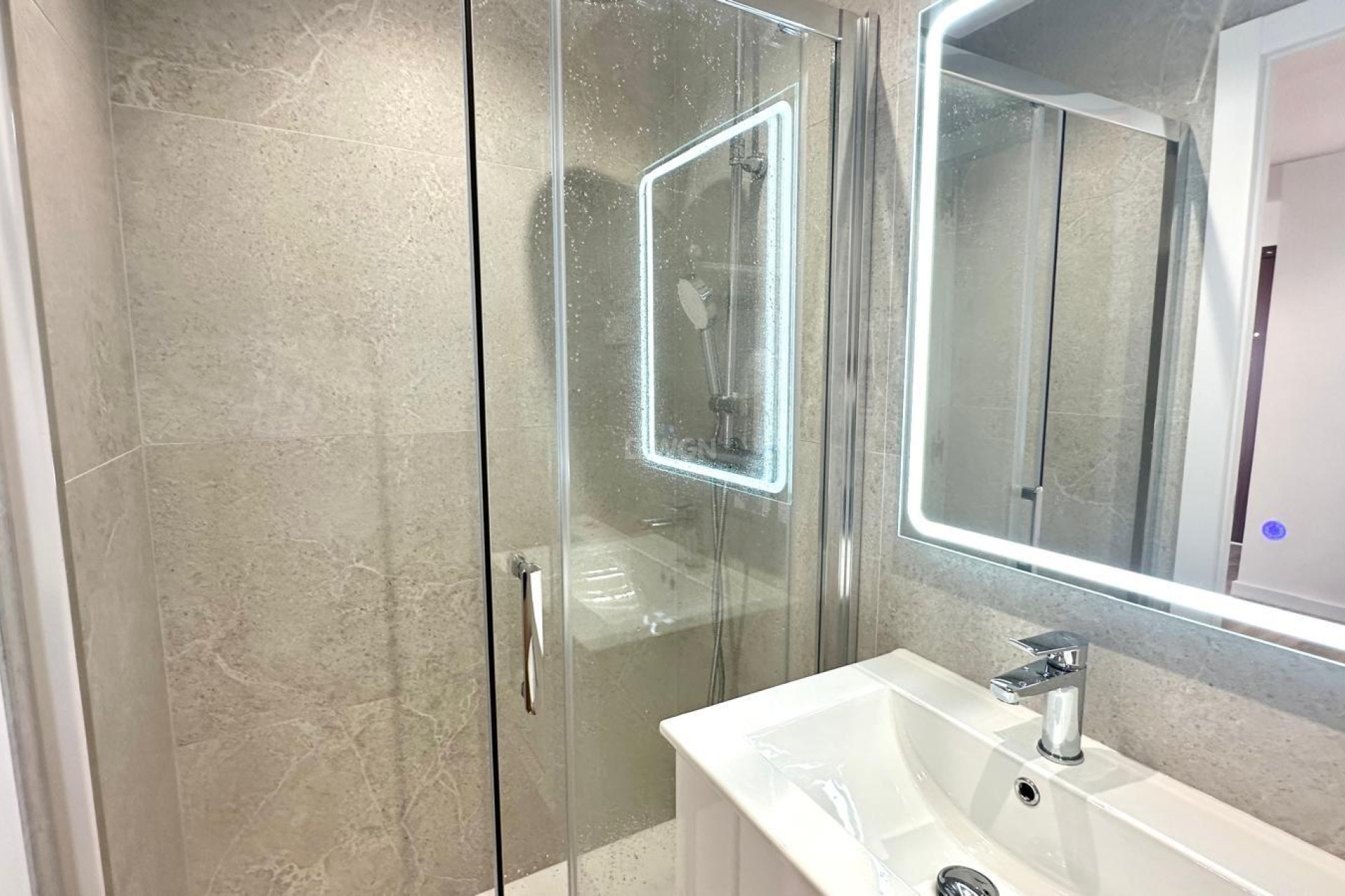 Resale - Apartment / flat - Torrevieja - Punta Prima