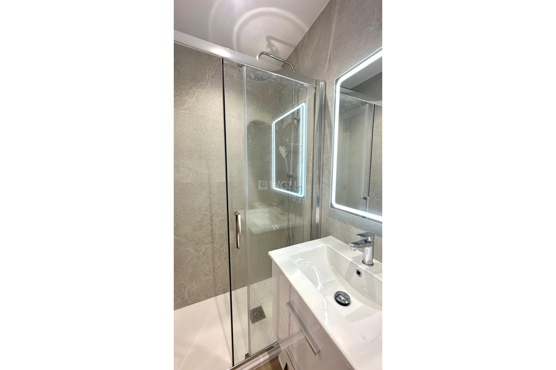 Resale - Apartment / flat - Torrevieja - Punta Prima