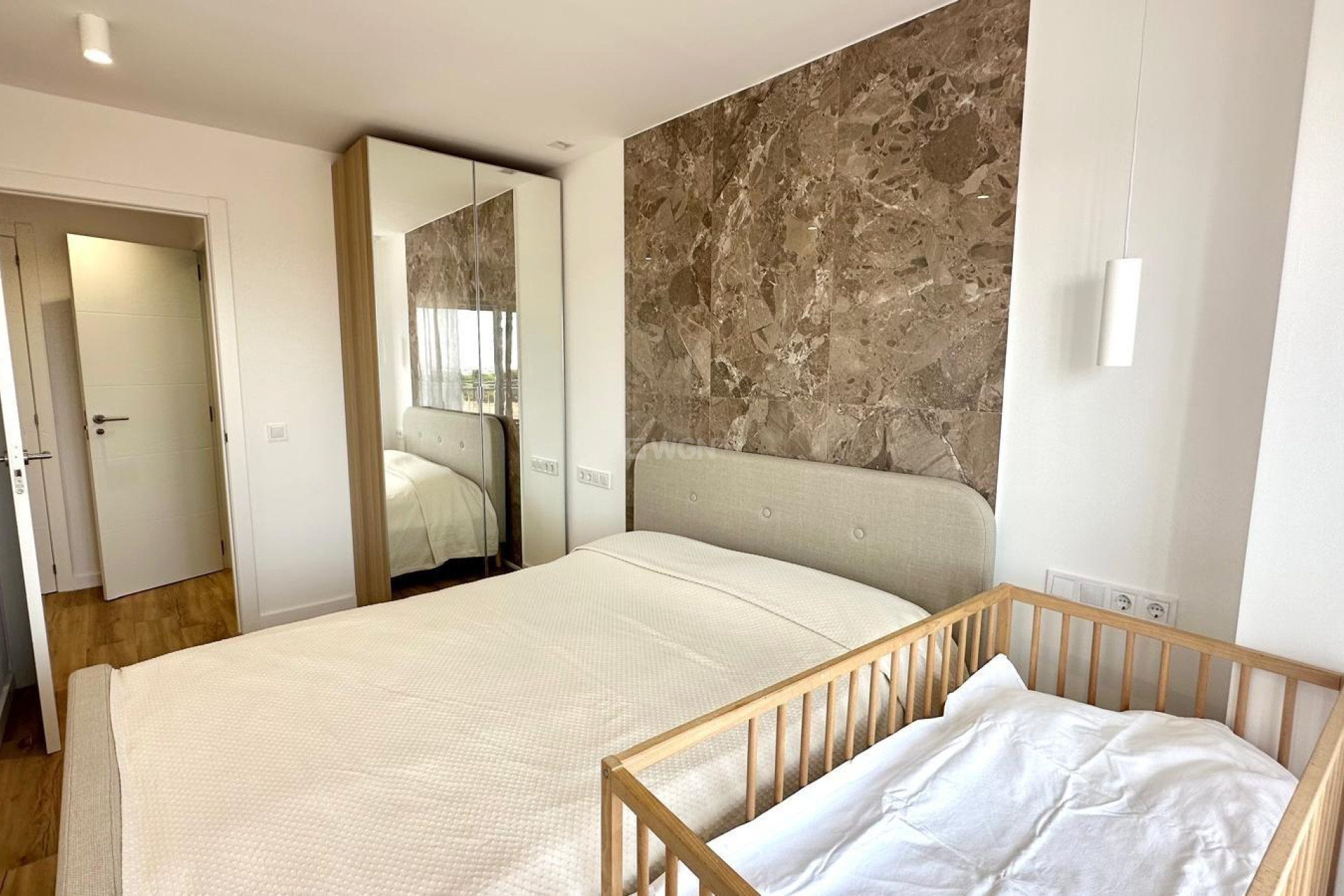 Resale - Apartment / flat - Torrevieja - Punta Prima