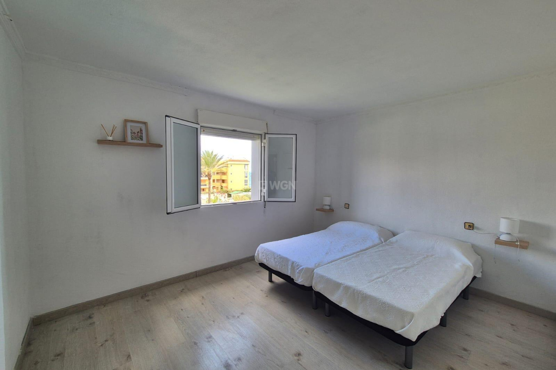 Resale - Apartment / flat - Torrevieja - Punta Prima