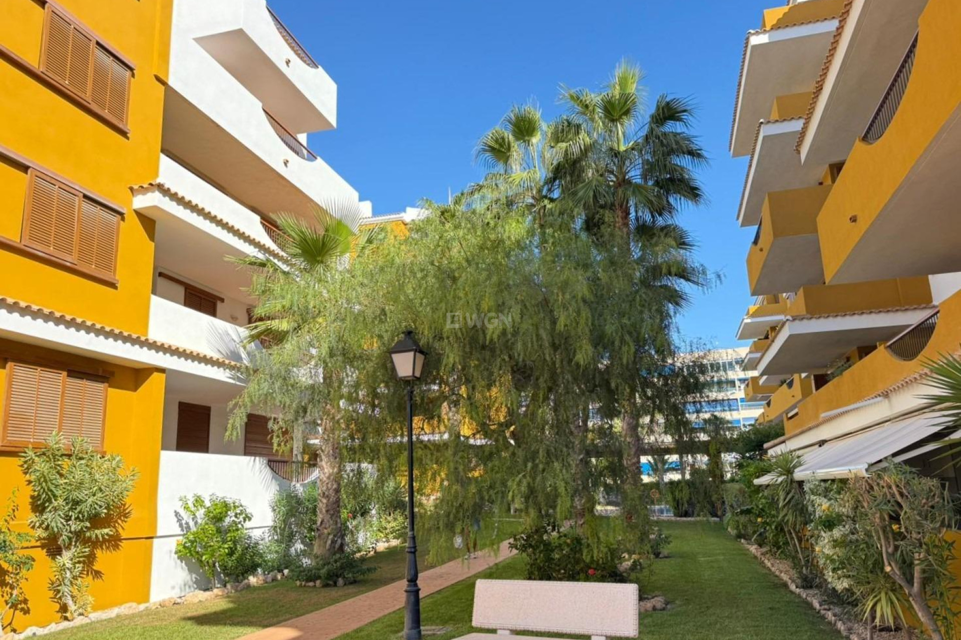 Resale - Apartment / flat - Torrevieja - Punta Prima