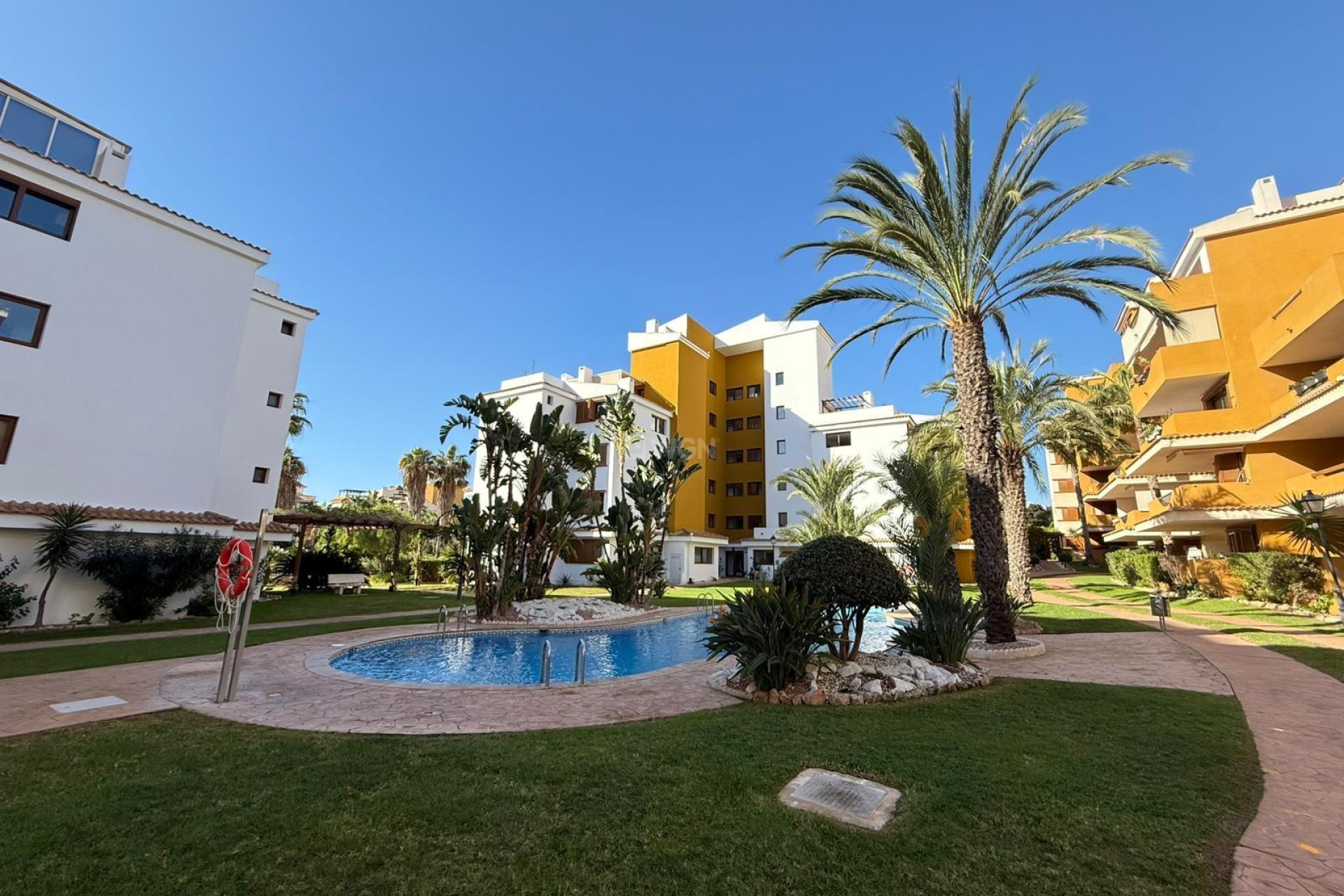 Resale - Apartment / flat - Torrevieja - Punta Prima