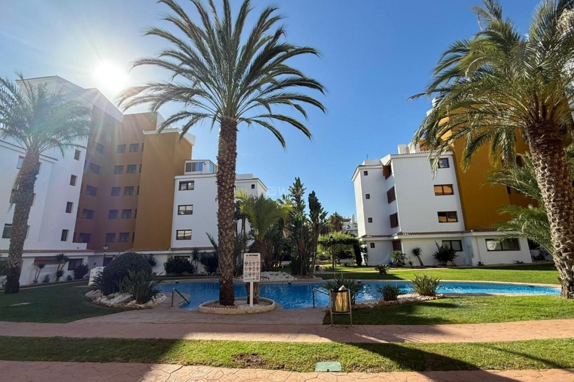 Resale - Apartment / flat - Torrevieja - Punta Prima