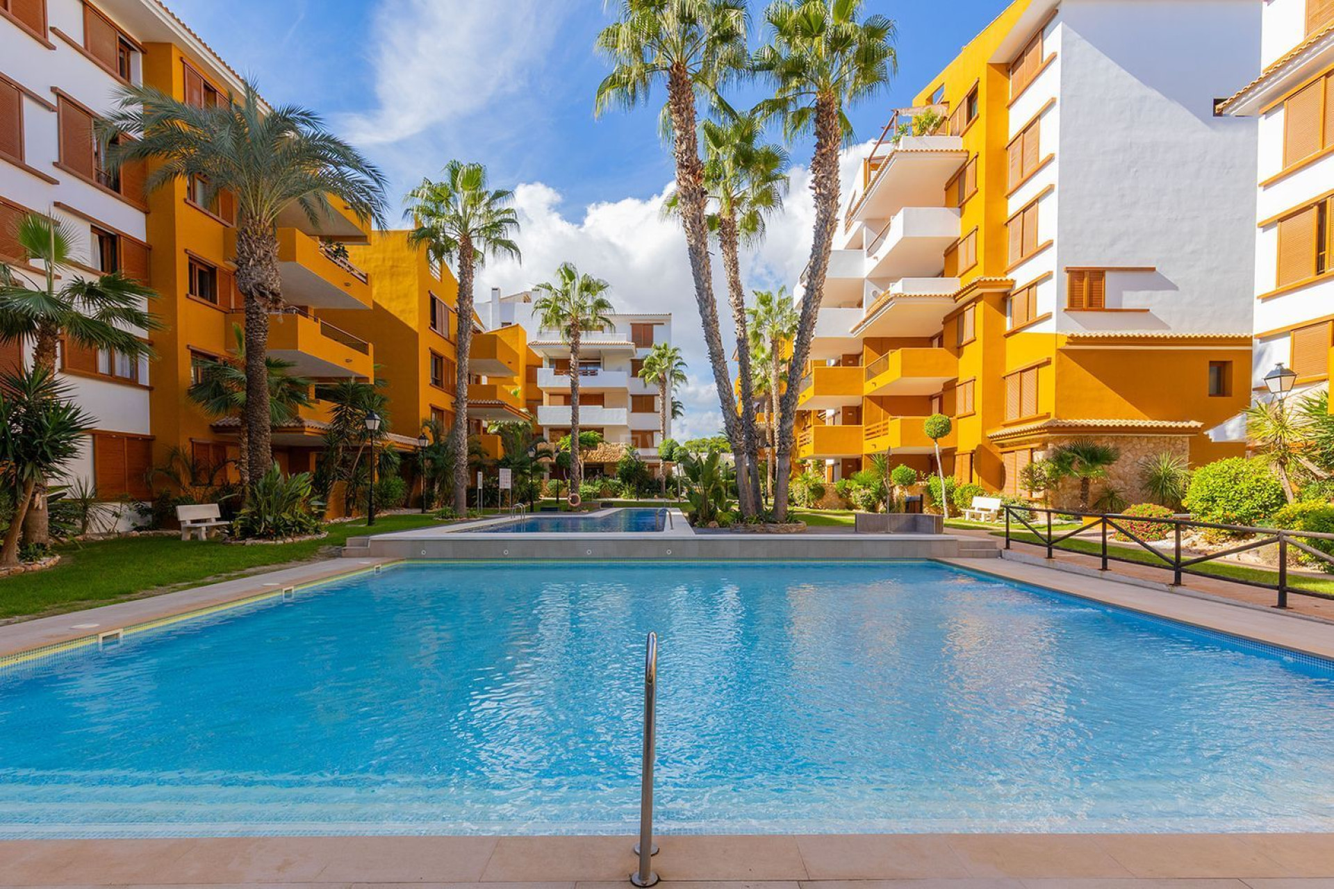 Resale - Apartment / flat - Torrevieja - Punta Prima