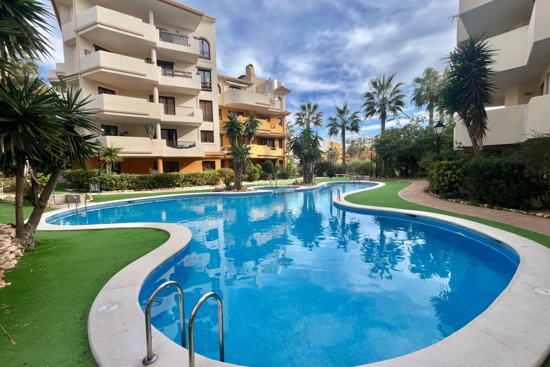 Resale - Apartment / flat - Torrevieja - Punta Prima