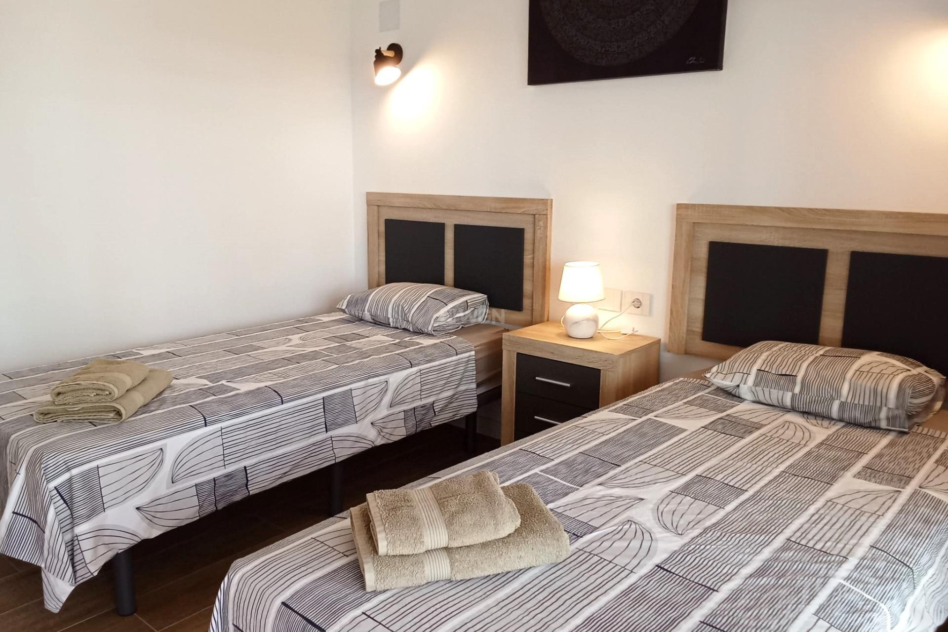 Resale - Apartment / flat - Torrevieja - Punta Prima