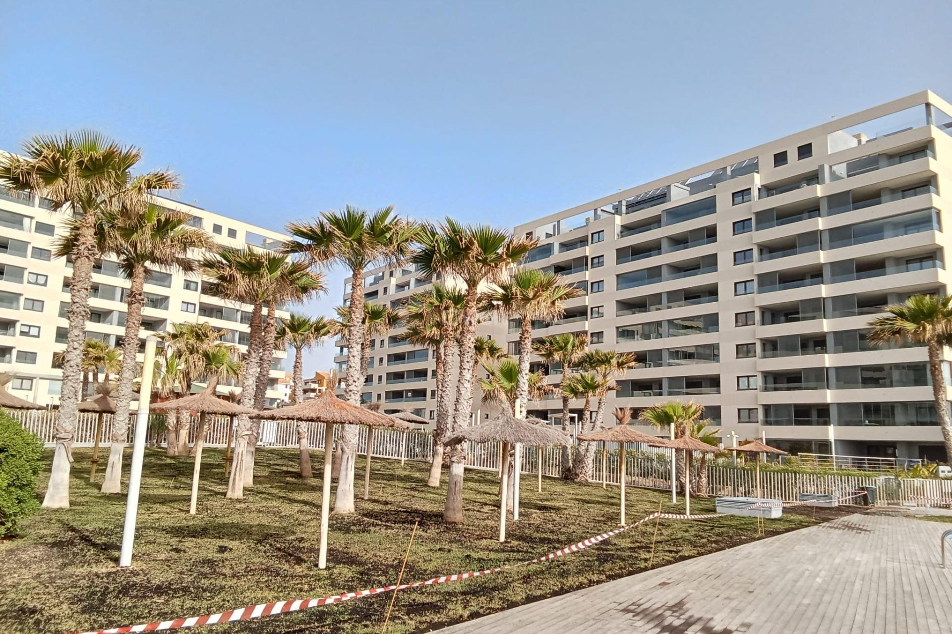 Resale - Apartment / flat - Torrevieja - Punta Prima