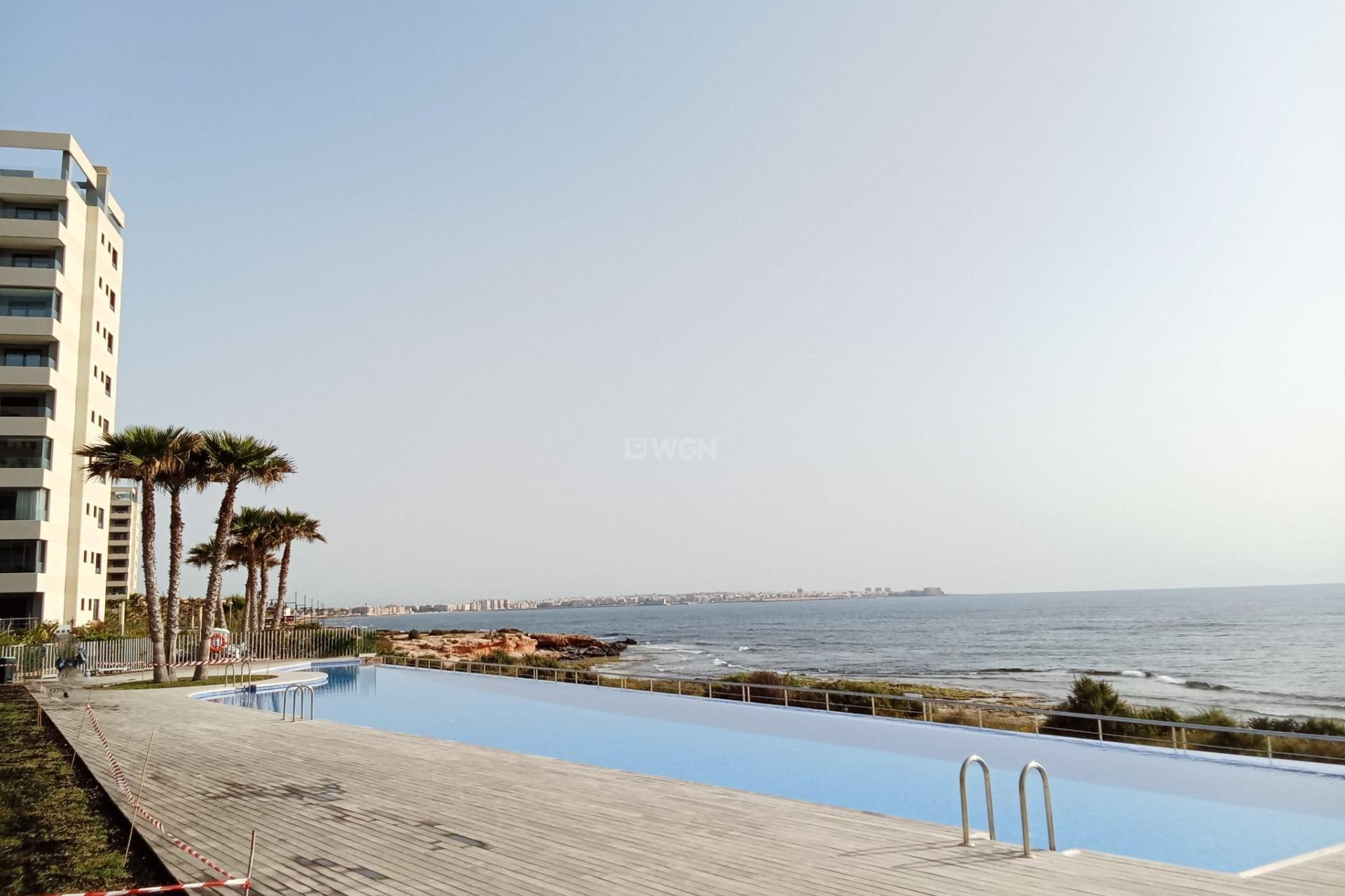 Resale - Apartment / flat - Torrevieja - Punta Prima