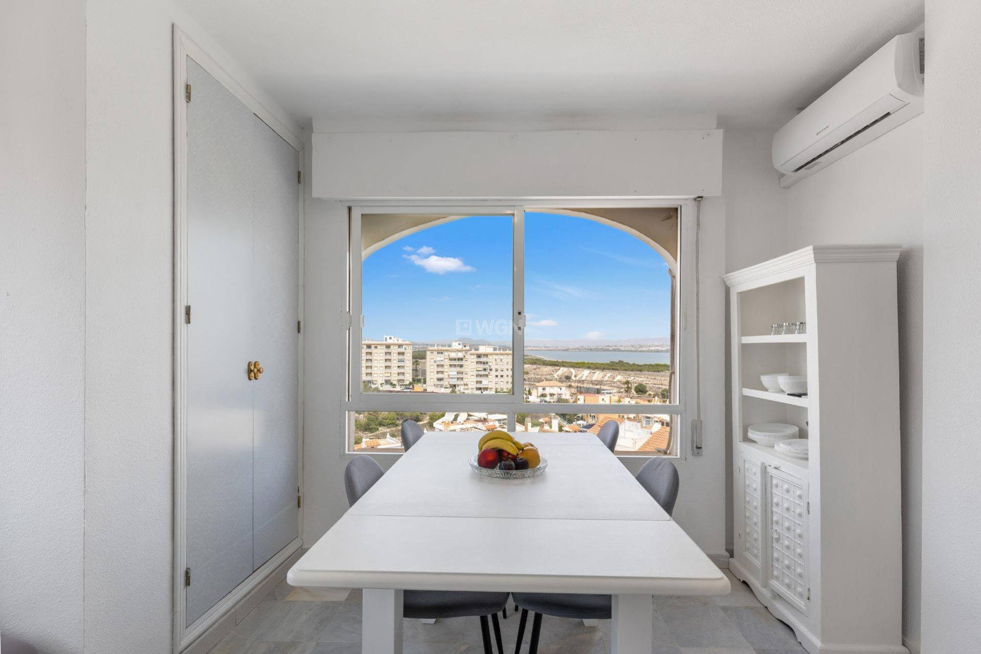 Resale - Apartment / flat - Torrevieja - Torre La Mata