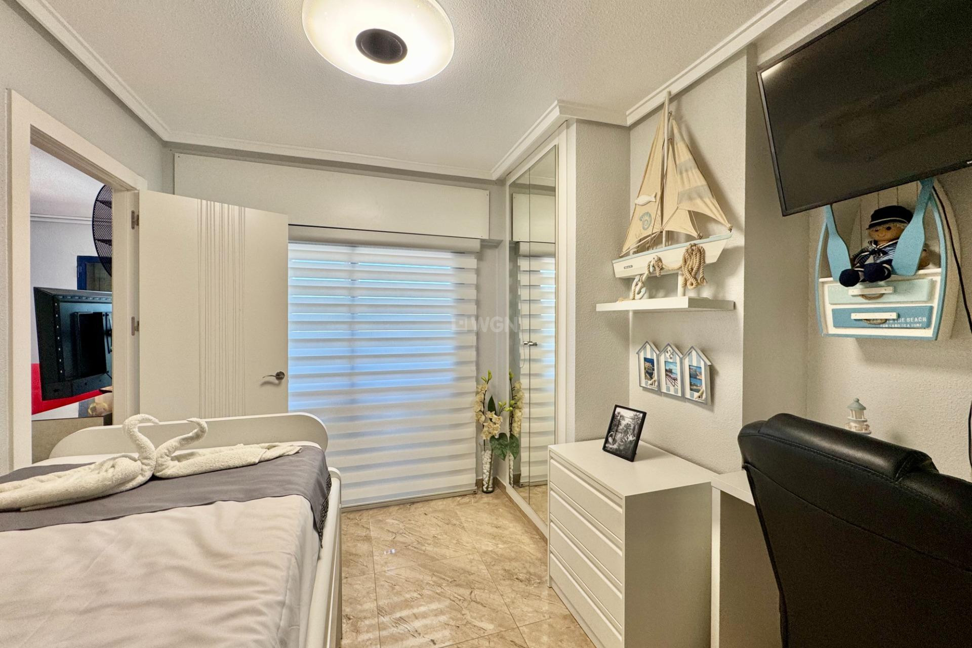 Resale - Apartment / flat - Torrevieja - Torre La Mata