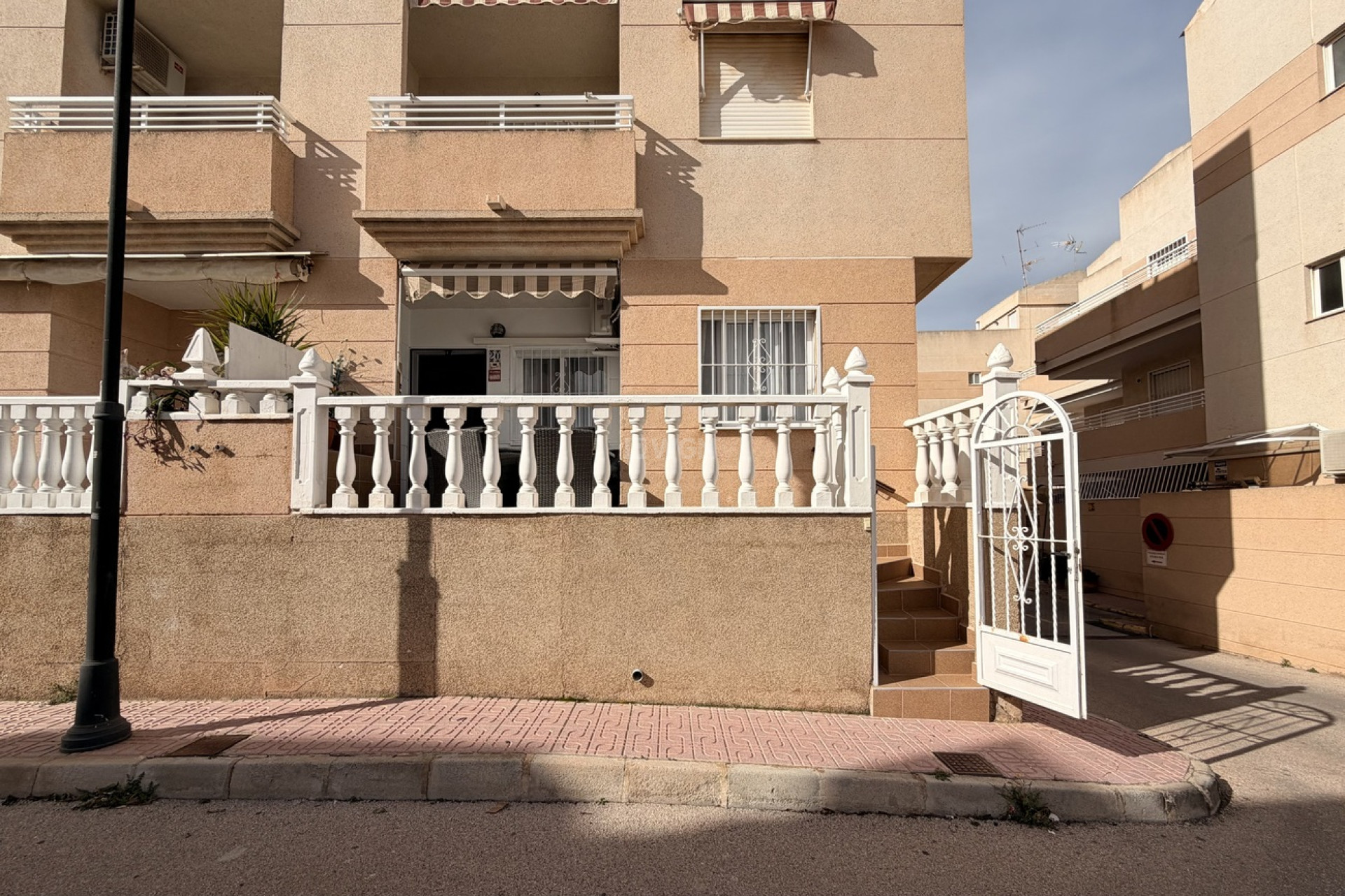 Resale - Apartment / flat - Torrevieja - Urb. Calas Blancas III