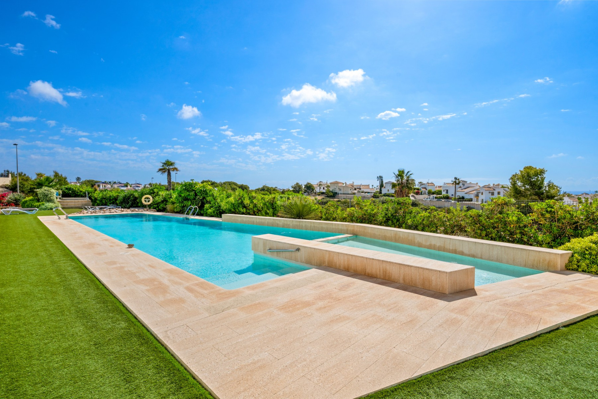 Resale - Apartment / flat - Villamartin - Costa Blanca