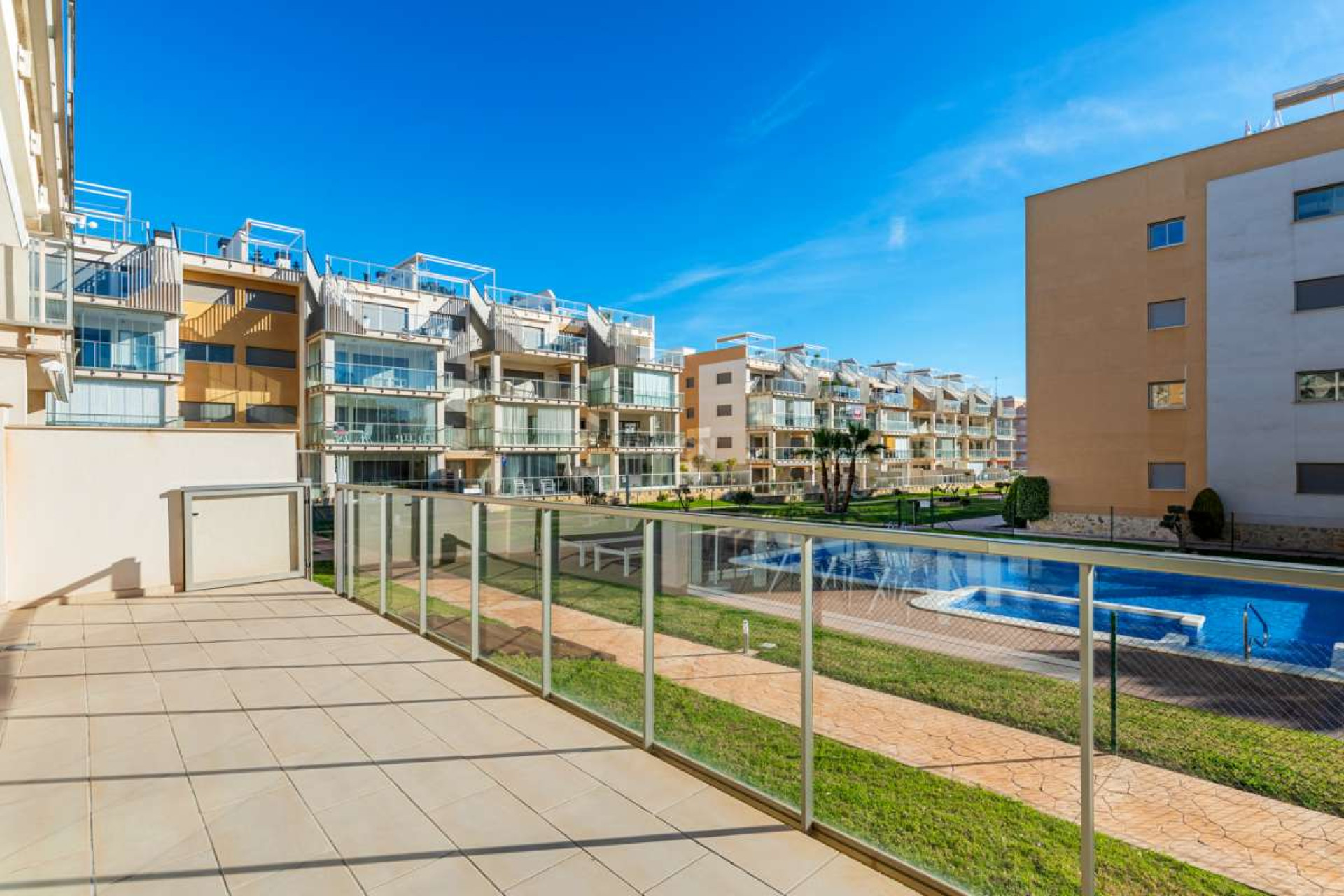 Resale - Apartment / flat - Villamartin - Costa Blanca