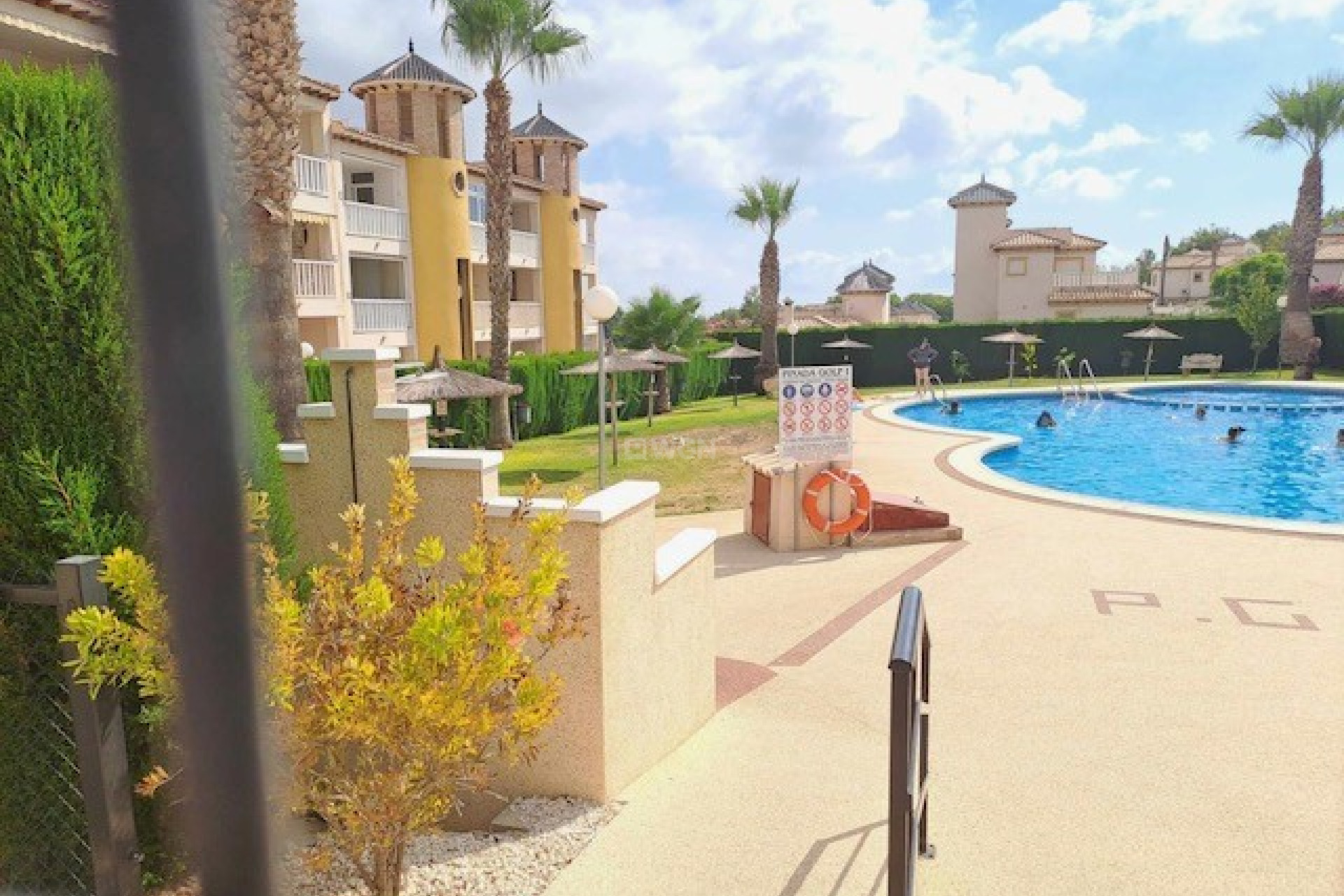 Resale - Apartment / flat - Villamartin - Costa Blanca