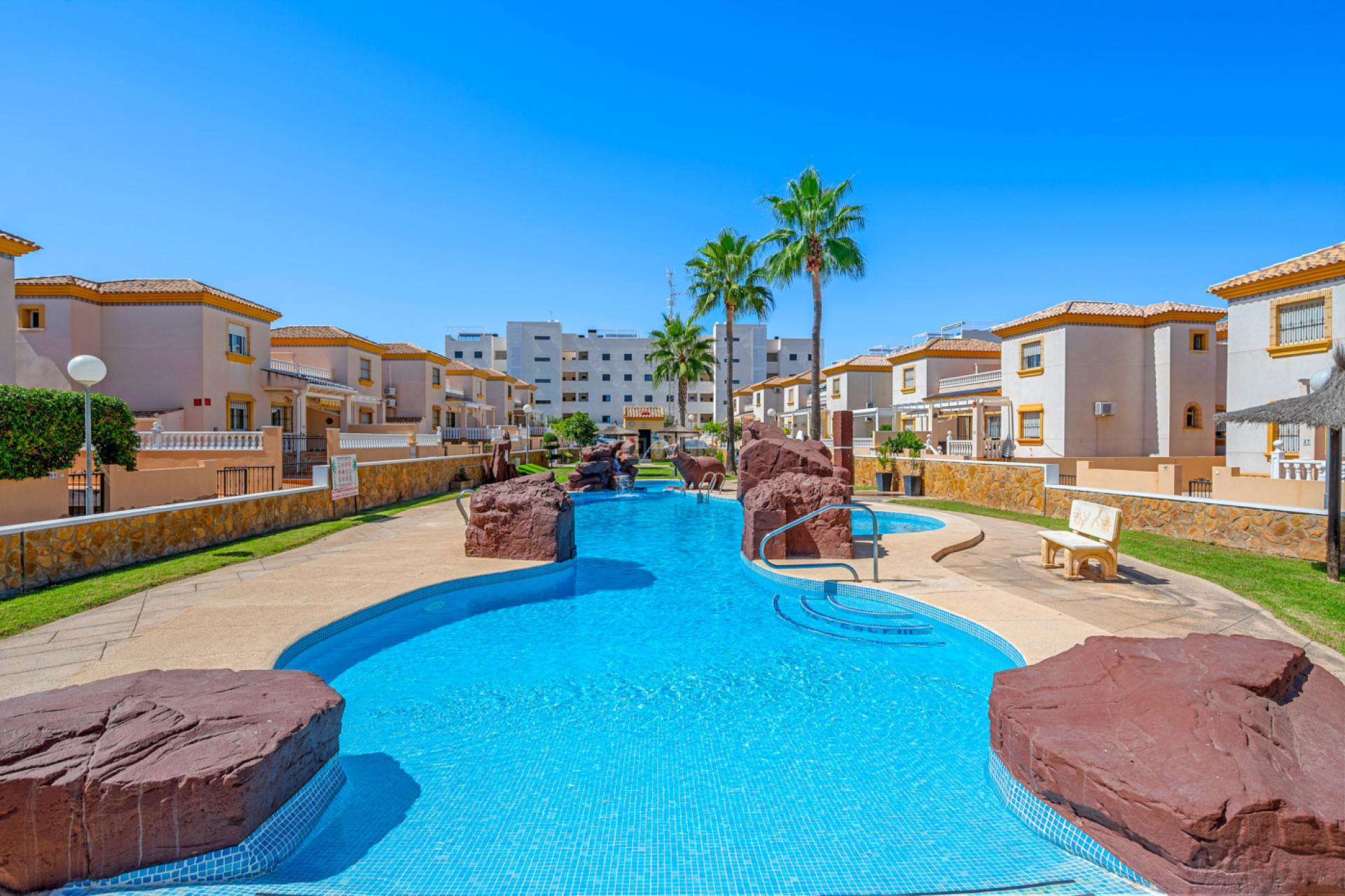 Resale - Apartment / flat - Villamartin - Costa Blanca