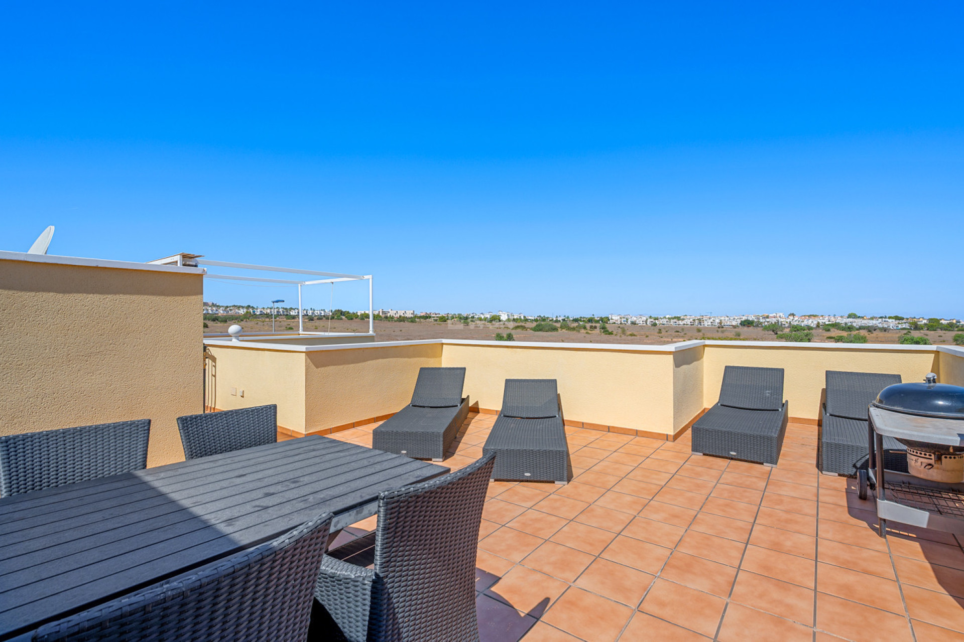 Resale - Apartment / flat - Villamartin - Costa Blanca