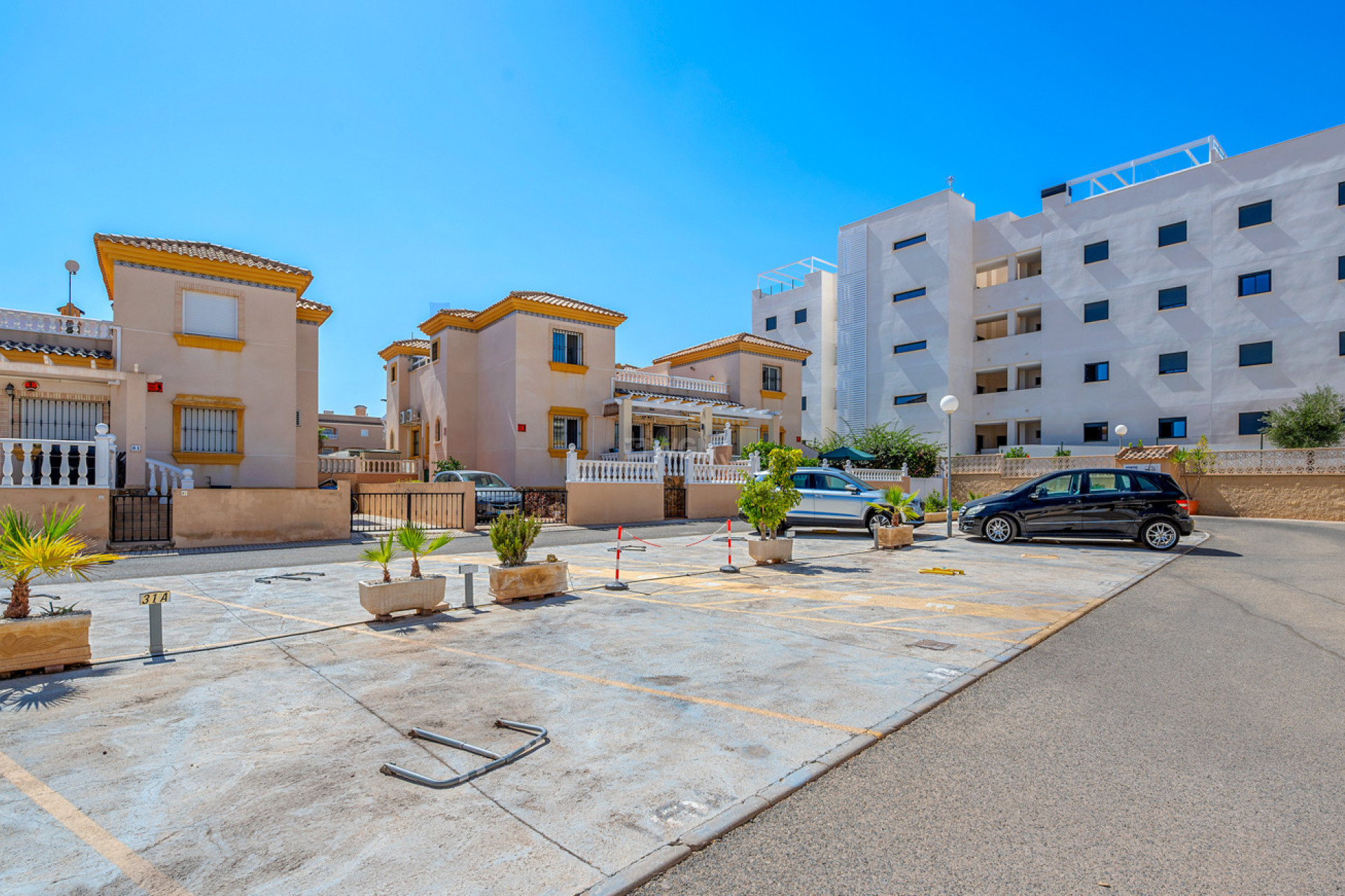 Resale - Apartment / flat - Villamartin - Costa Blanca