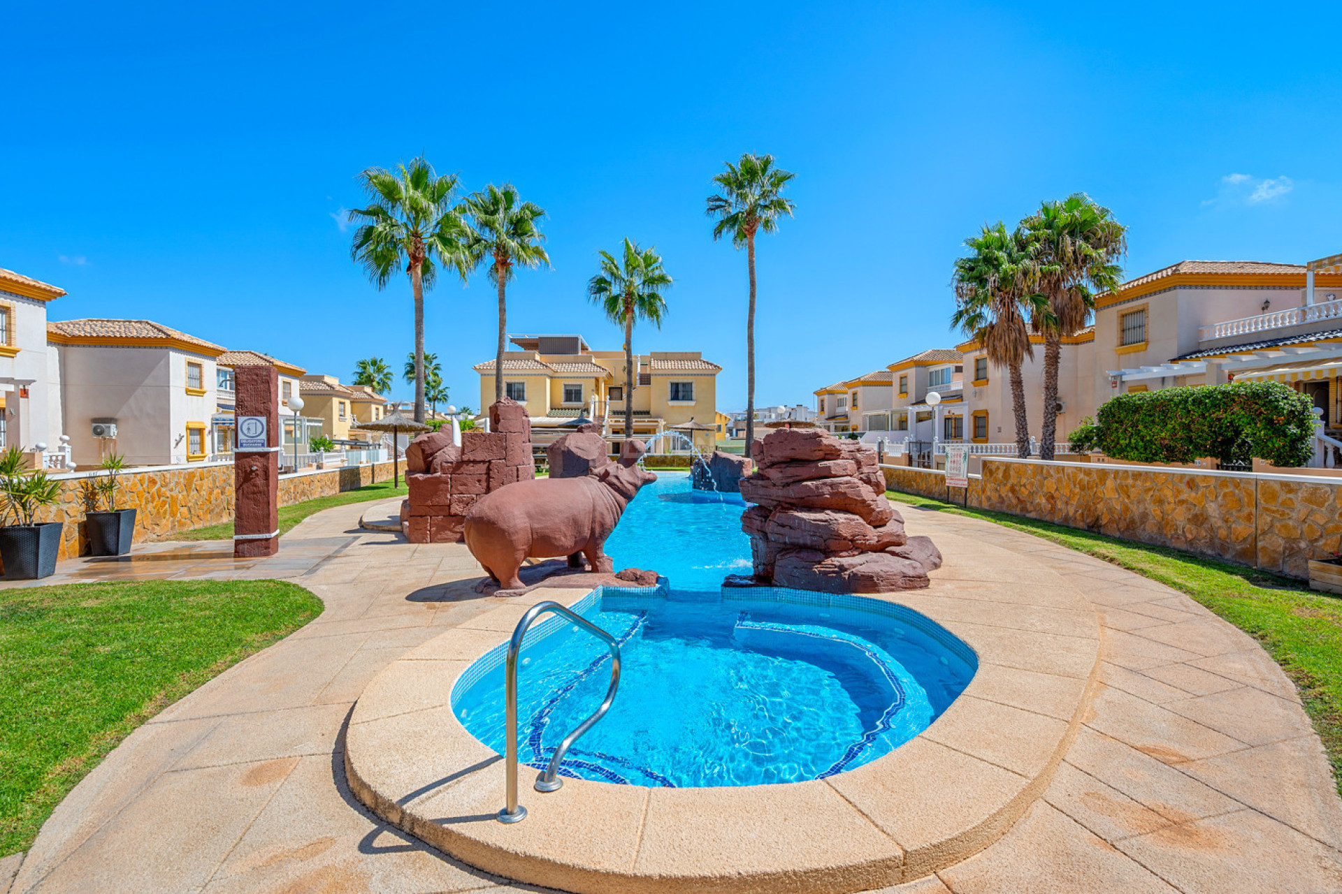 Resale - Apartment / flat - Villamartin - Costa Blanca