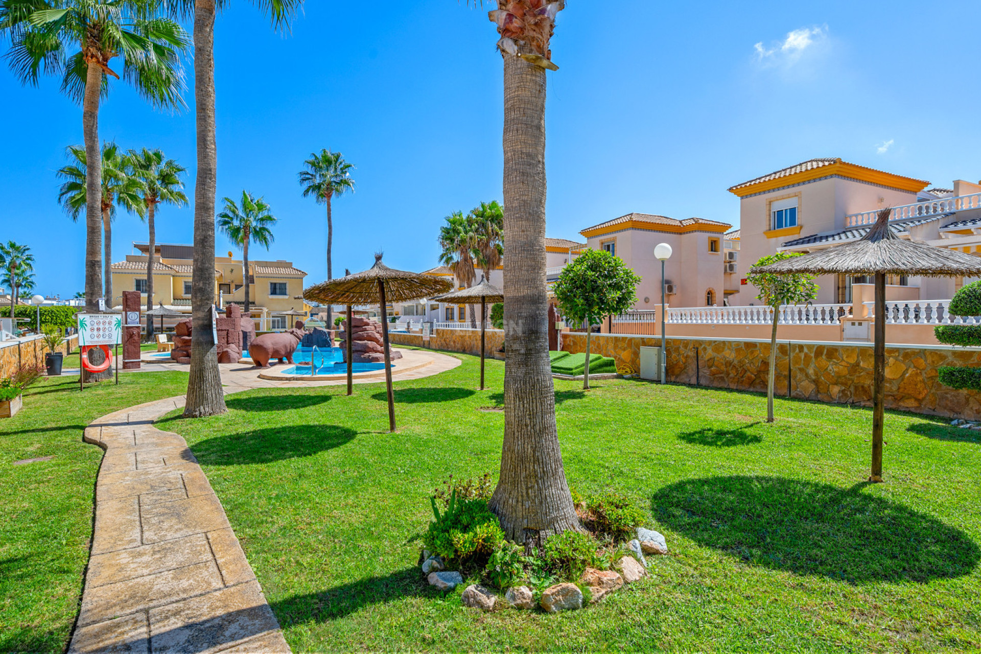 Resale - Apartment / flat - Villamartin - Costa Blanca