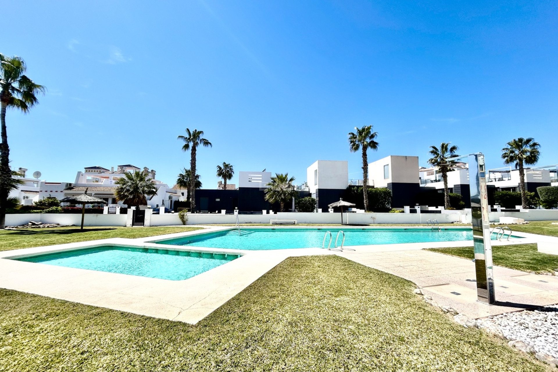 Resale - Apartment / flat - Villamartin - Costa Blanca