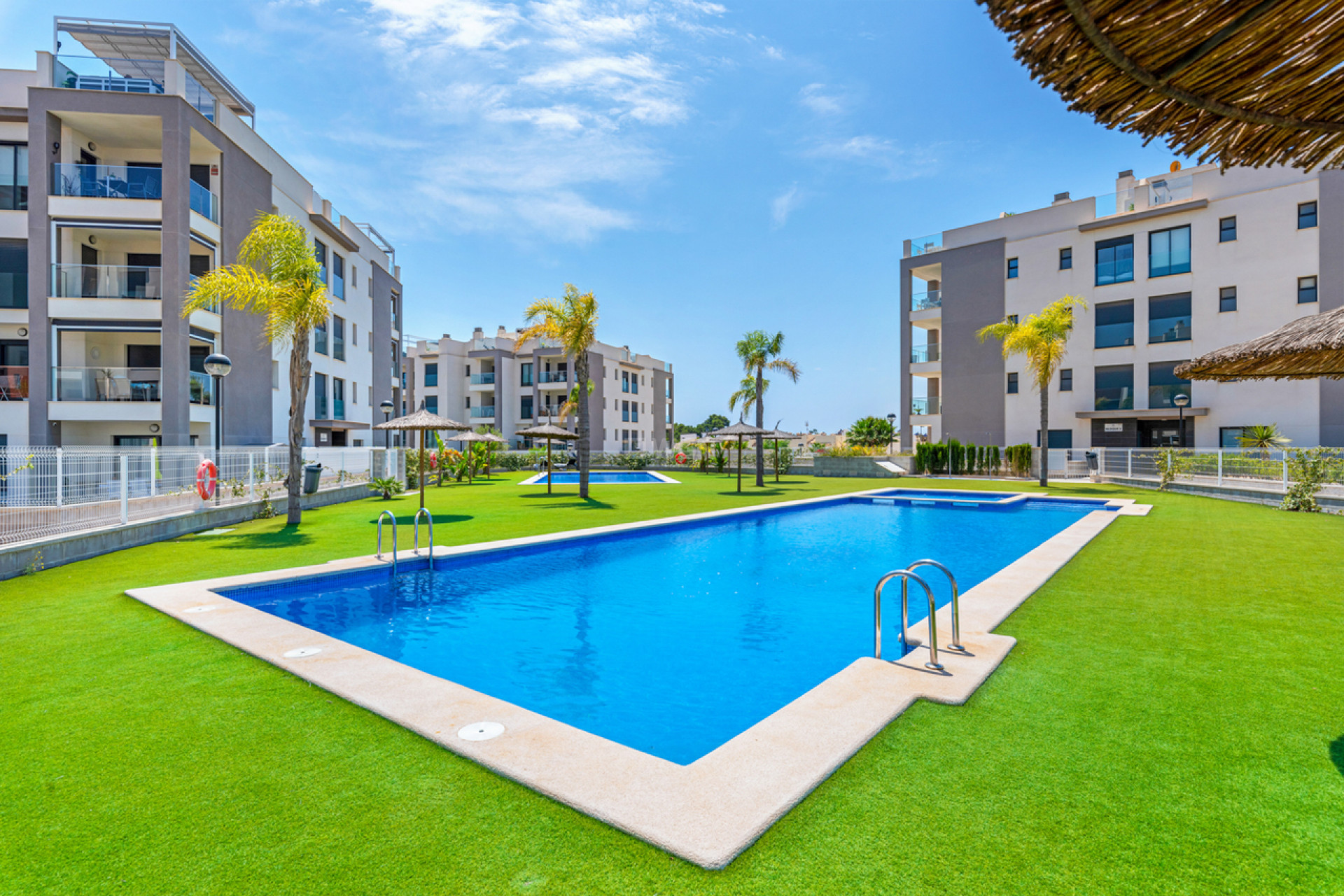 Resale - Apartment / flat - Villamartin - Costa Blanca