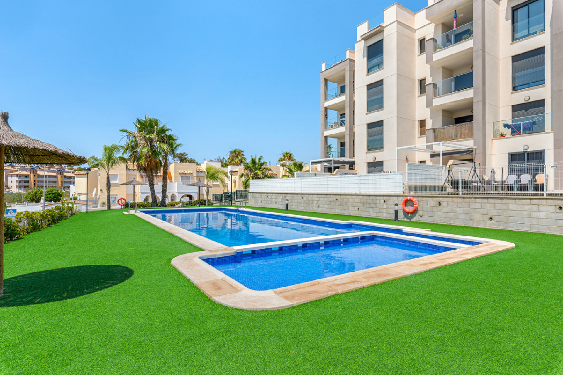 Resale - Apartment / flat - Villamartin - Costa Blanca