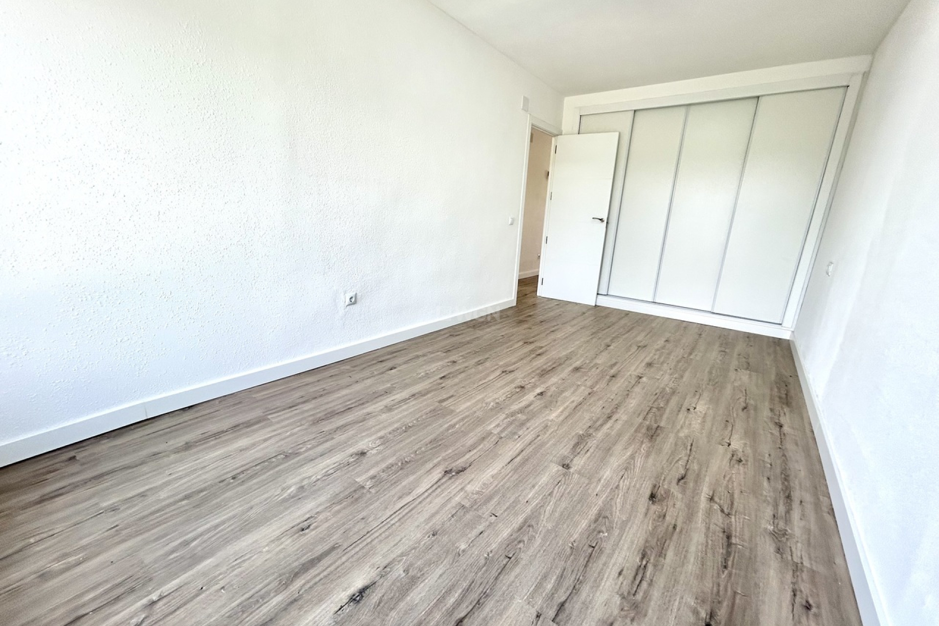 Resale - Apartment / flat - Villamartin - Costa Blanca