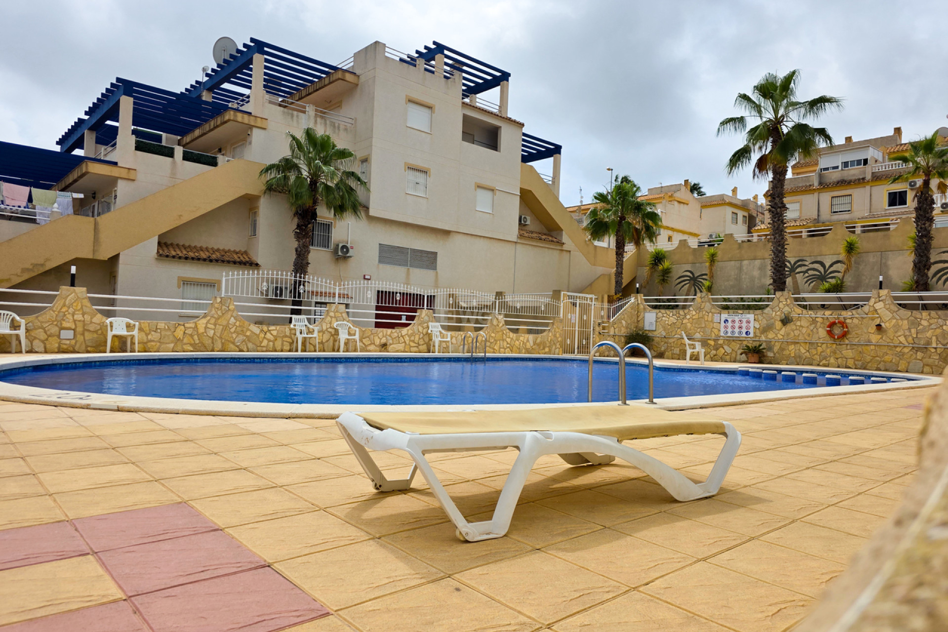 Resale - Apartment / flat - Villamartin - Costa Blanca