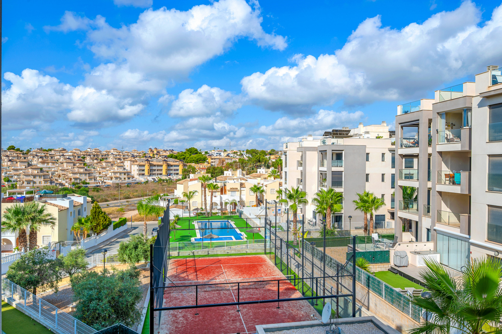 Resale - Apartment / flat - Villamartin - Costa Blanca