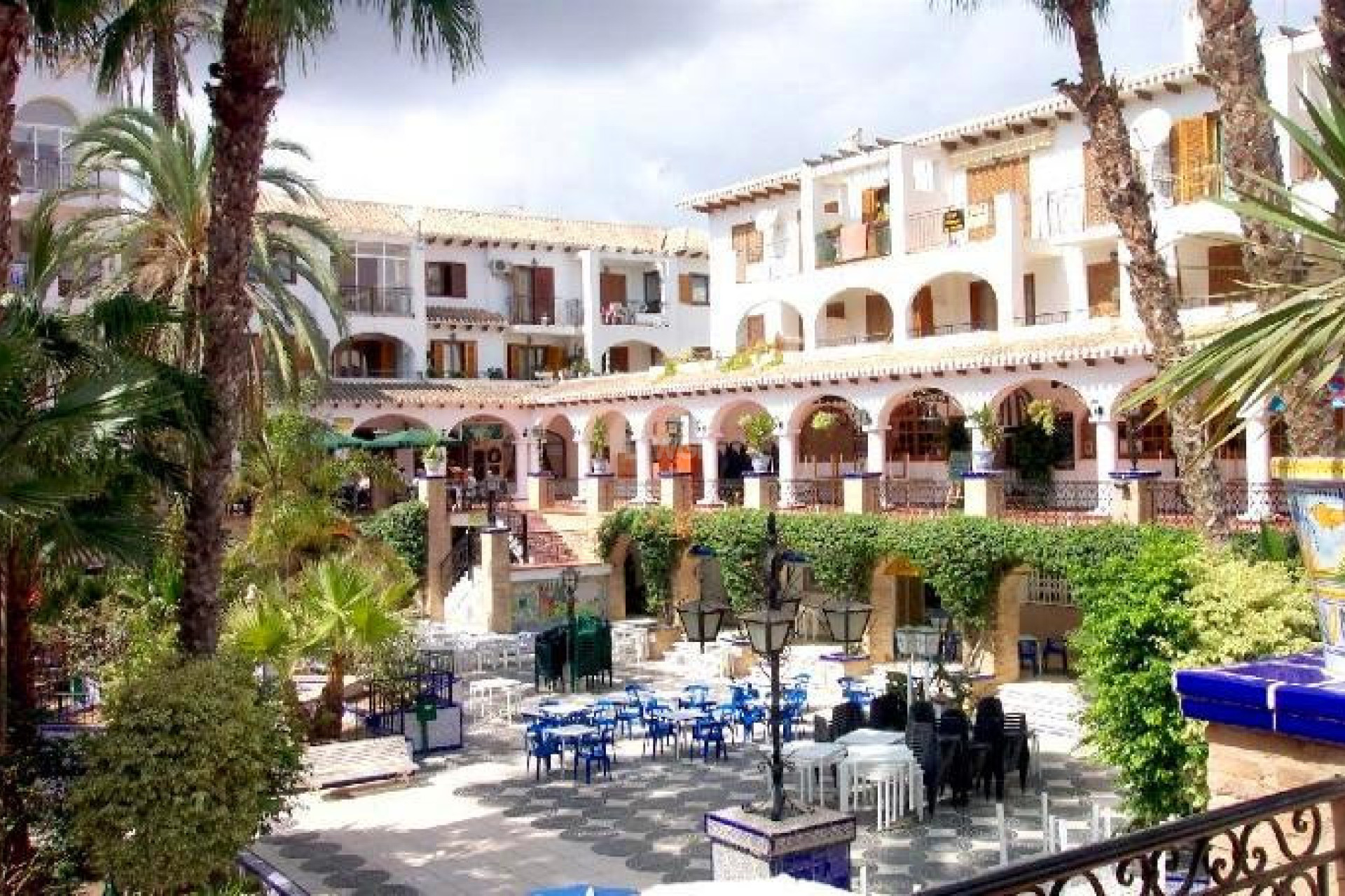 Resale - Apartment / flat - Villamartin - Costa Blanca