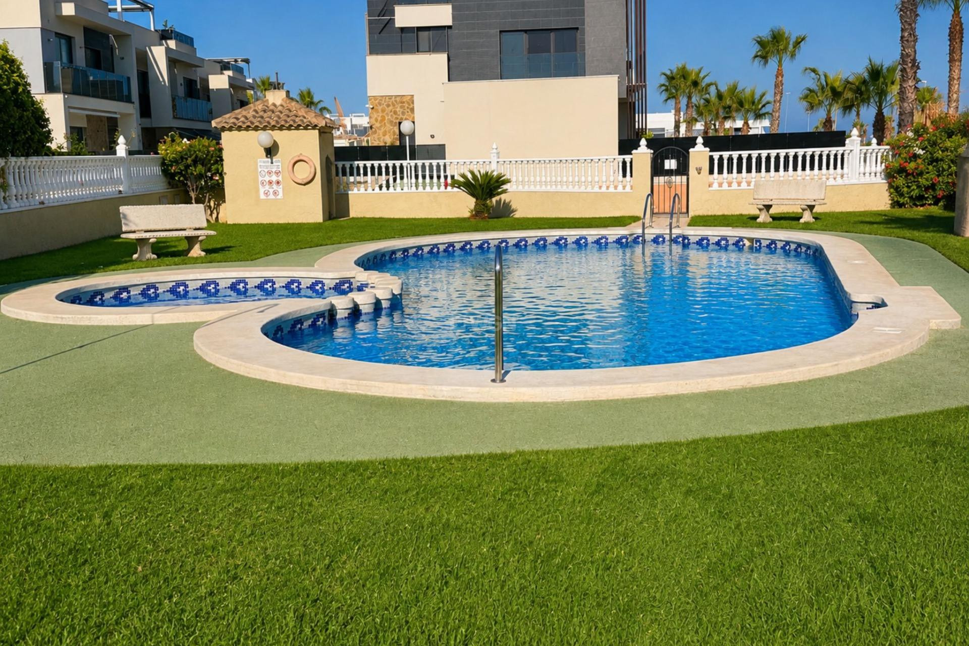Resale - Bungalow - Orihuela Costa - Lomas de Cabo Roig