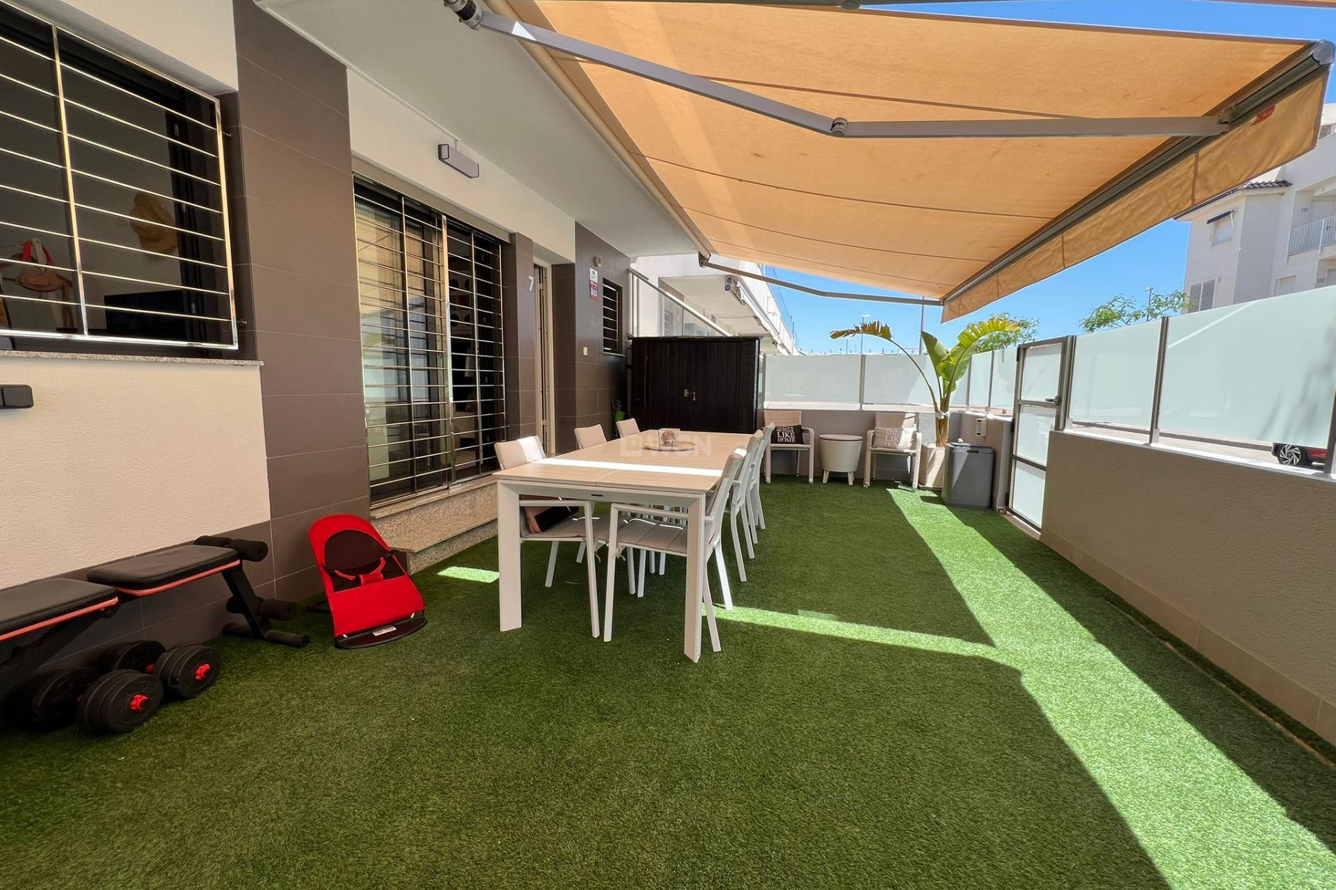 Resale - Bungalow - Pilar de la Horadada - Torre De La Horadada