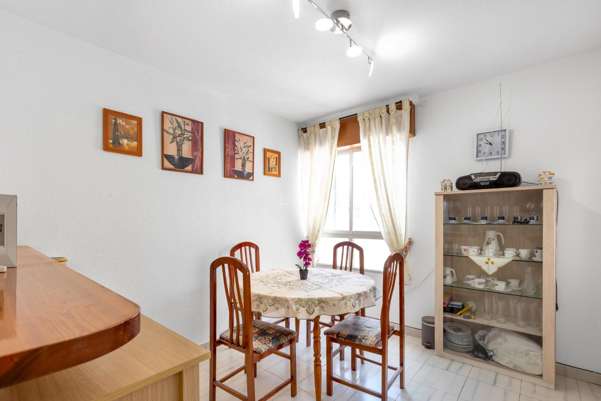 Resale - Bungalow - Torrevieja - Centro