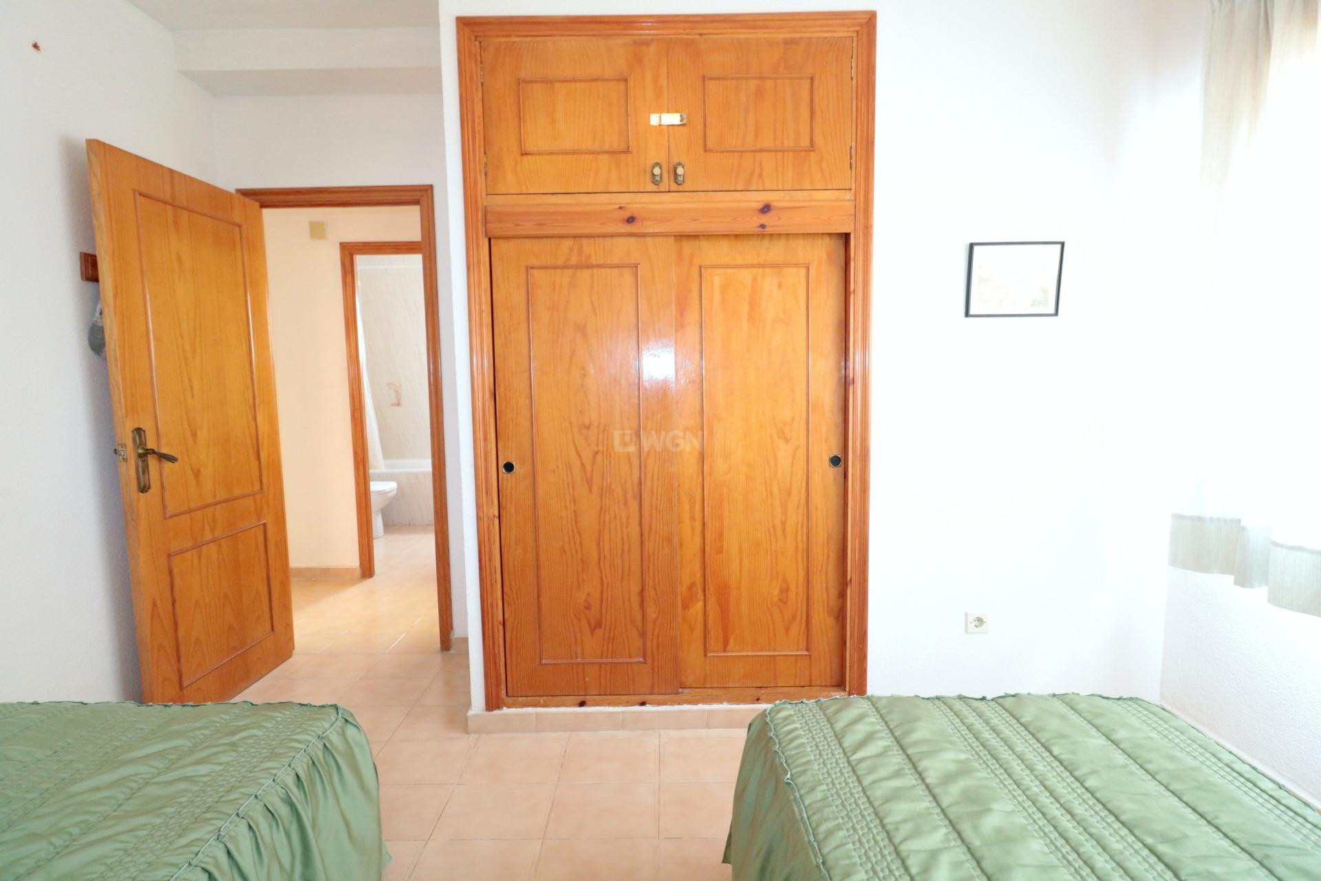 Resale - Bungalow - Torrevieja - El Acequión - Los Náufragos