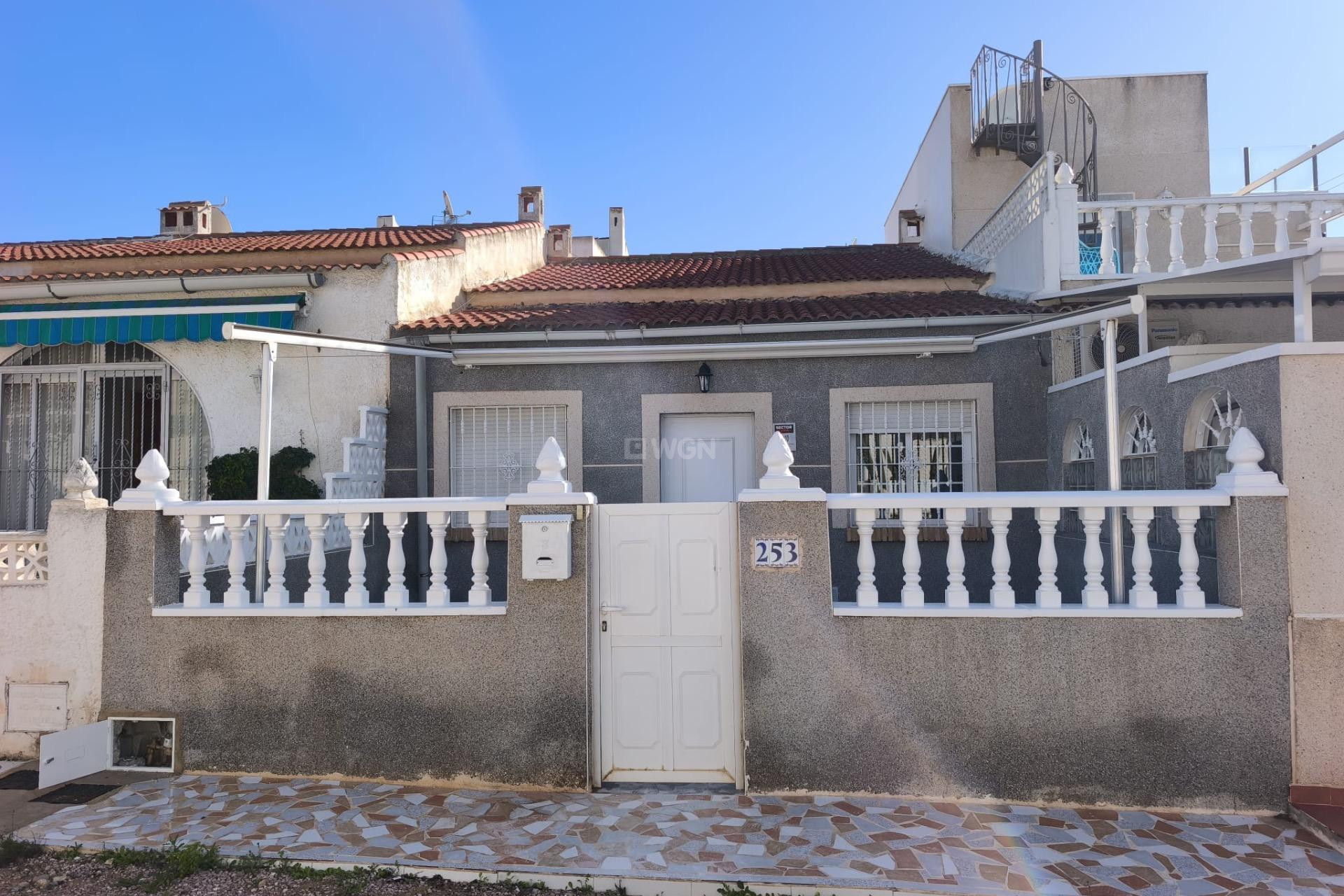 Resale - Bungalow - Torrevieja - La Siesta - El Salado - Torreta